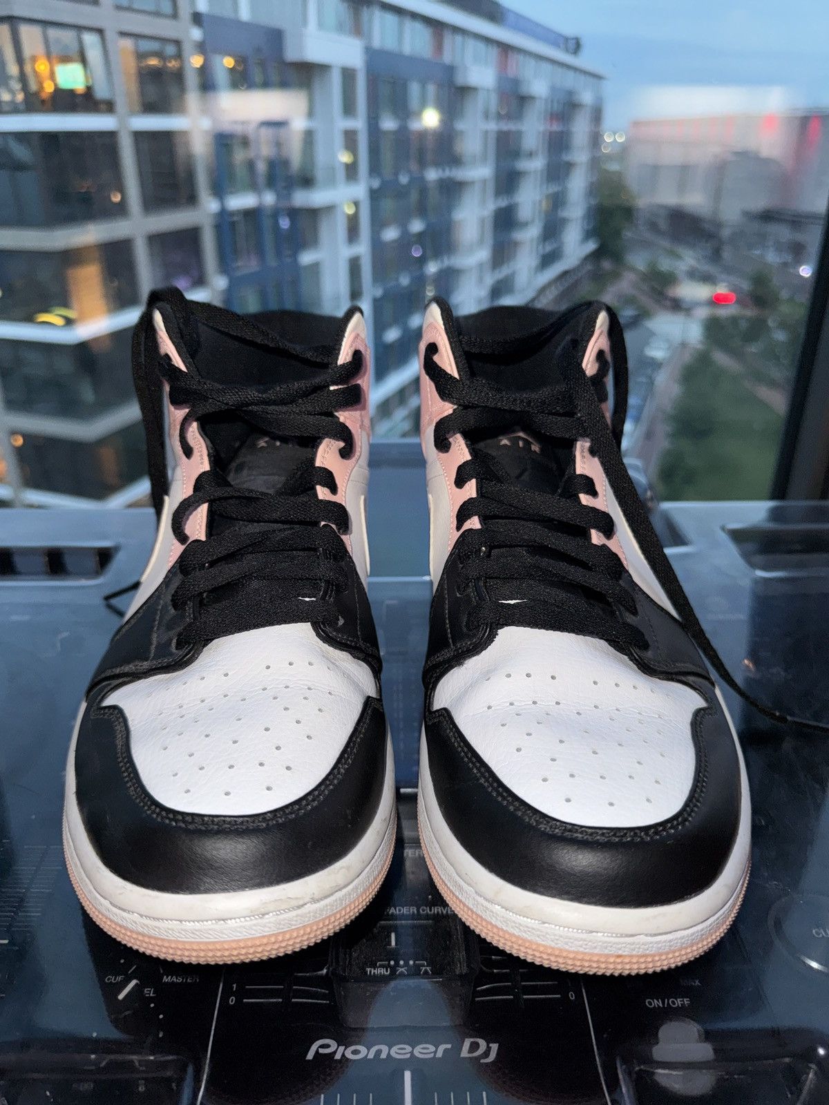 Nike Nike Air Jordan 1 Mid Sneakers Size US 11 / EU 44 - 5 Thumbnail