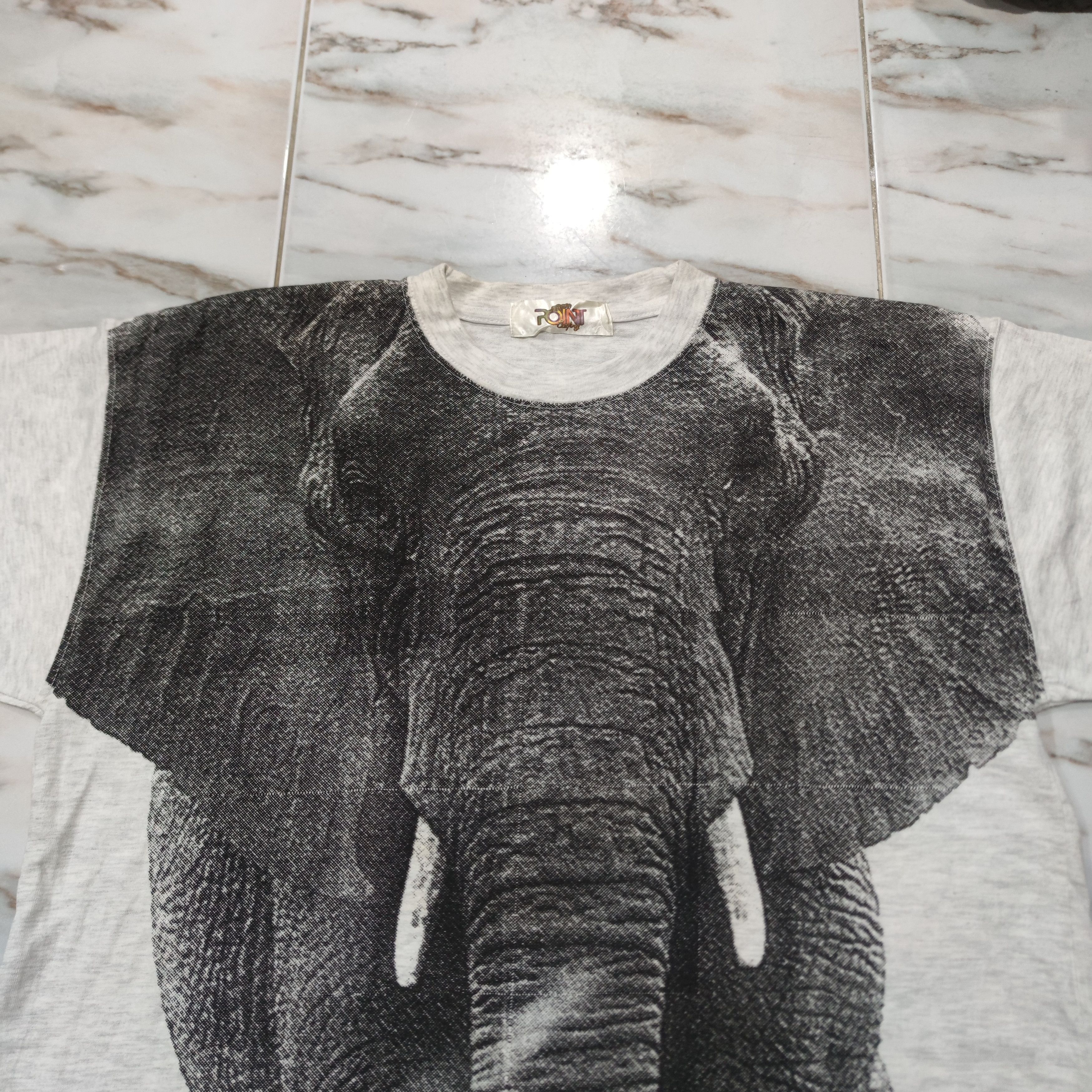 Vintage VINTAGE ELEPHANT OVERPRINT DESIGN T SHIRT Size US L / EU 52-54 / 3 - 5 Thumbnail