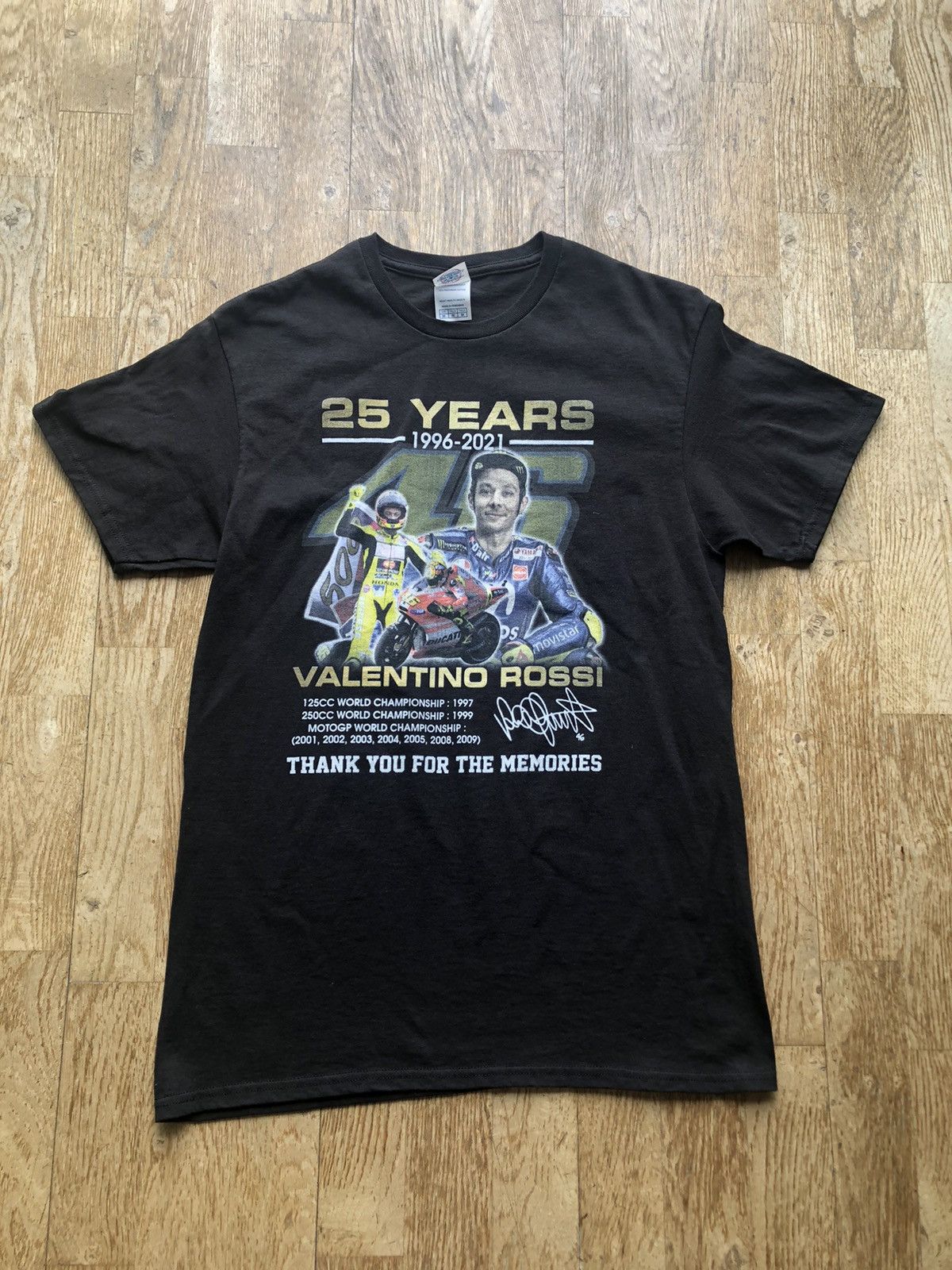 Vintage RARE VALENTINO ROSSI 25 YEARS WORLD CHAMP MOTO GP TEE SHIRT Size US M / EU 48-50 / 2 - 1 Thumbnail