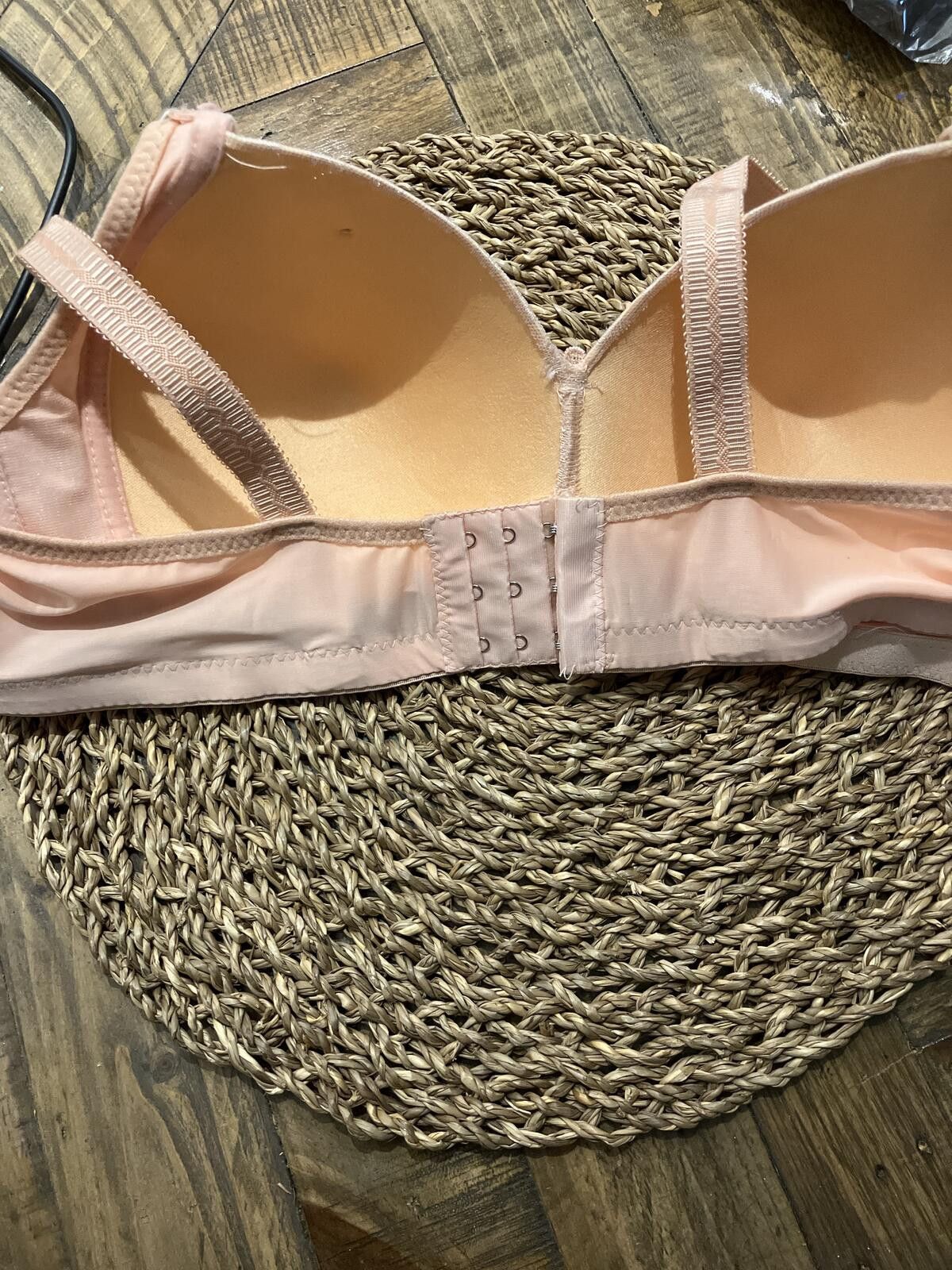 The Unbranded Brand NWOT Light Pink Lace Embroidered Bra Size ONE SIZE - 6 Thumbnail
