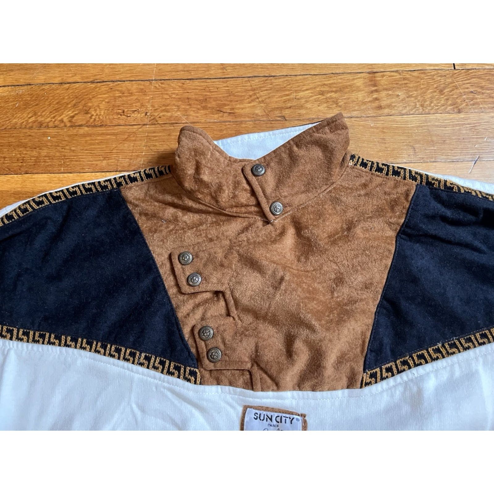 Vintage VINTAGE Sun City Paris Asymmetrical Button Sweater Men’s XL White Brown 90s Size US XL / EU 56 / 4 - 4 Thumbnail