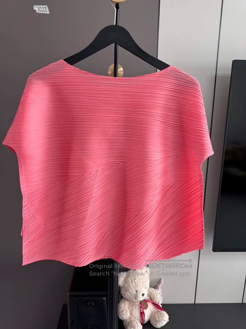 Issey Miyake Issey Miyake Coral Pink Asymmetric Top Size S / US 4 / IT 40 - 2 Thumbnail