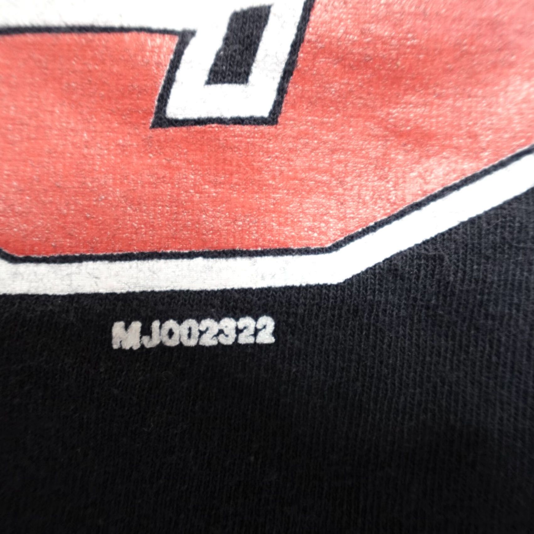 Vintage VINTAGE Chicago Bulls T-shirt Medium Black Spellout Cap Sleeves Single Stitch Shirts Men M Black Embroidered 2000s Bulls Size US M / EU 48-50 / 2 - 3 Thumbnail