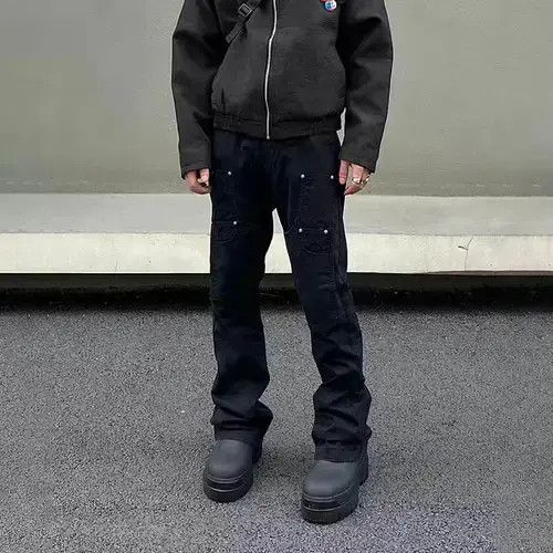 Other Black riveted slim straight-leg cargo pants Size US 32 / EU 48 - 2 Thumbnail