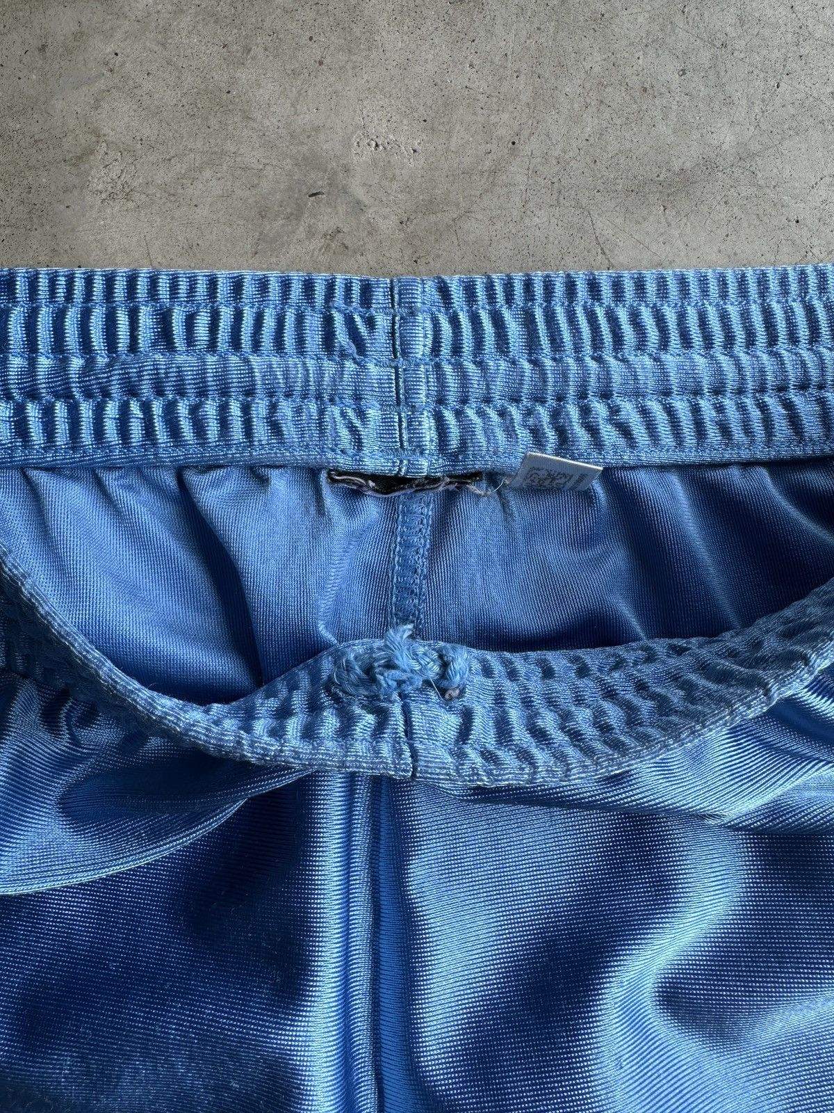 Adidas Vintage Blue Adidas Basketball Shorts - XL Size US 33 - 2 Thumbnail