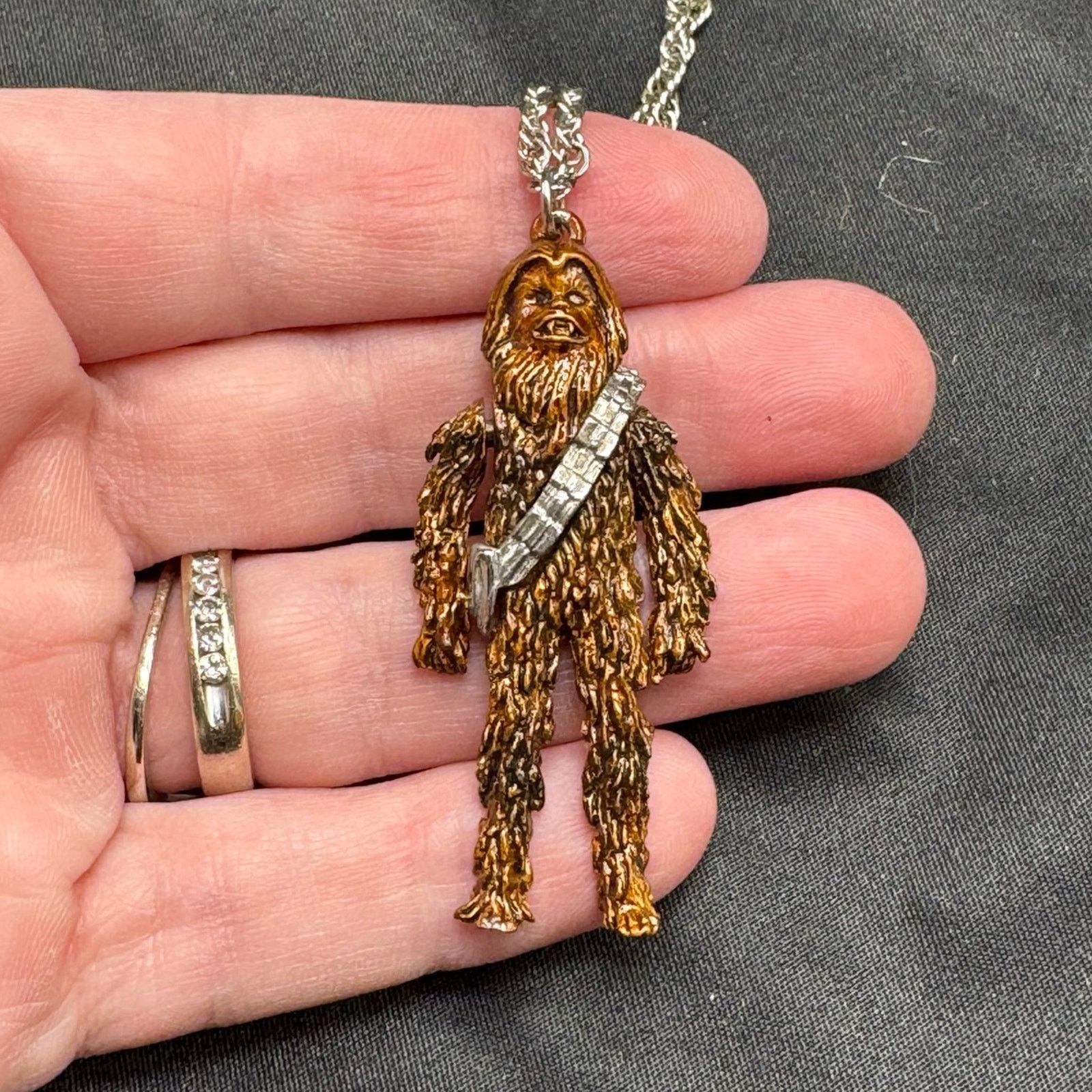 Universal Studios Cast metal Chewbacca pendant Size ONE SIZE - 1 Thumbnail