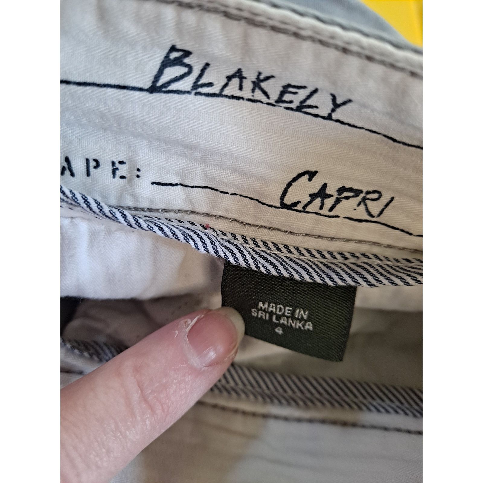Eddie Bauer Eddie Bauer Blakely Capri Light Gray Size 4 Size 27" / US 4 / IT 40 - 3 Thumbnail
