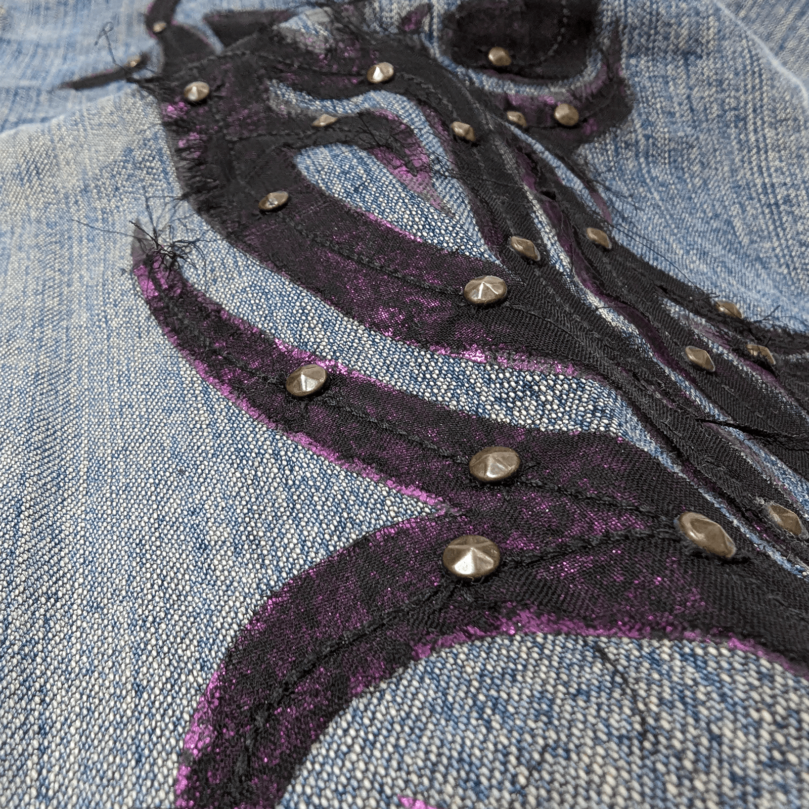 Versace Jeans Couture Versace Y2K Rhinestone Tribal Vintage 00s Denim Skirt 28/S-M Size 28" / US 6 / IT 42 - 8 Thumbnail