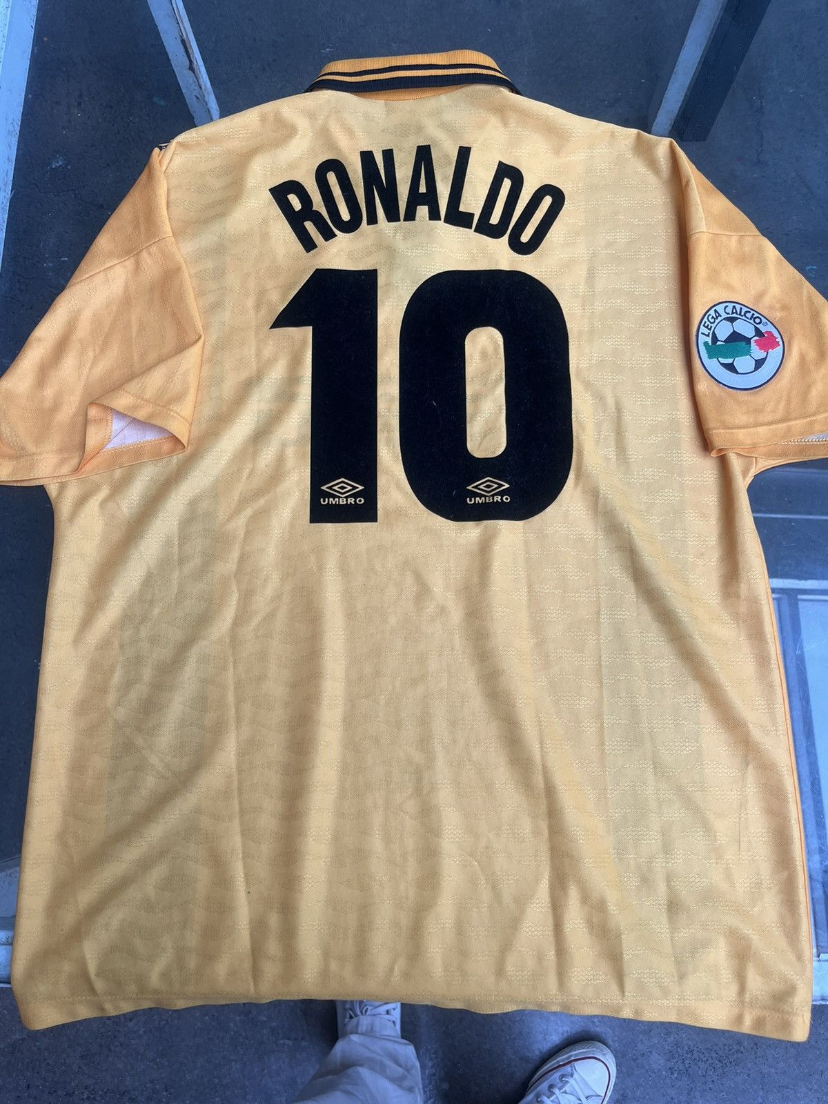 Vintage Ronaldo Nazario Inter Milan kit Size US L / EU 52-54 / 3 - 2 Thumbnail
