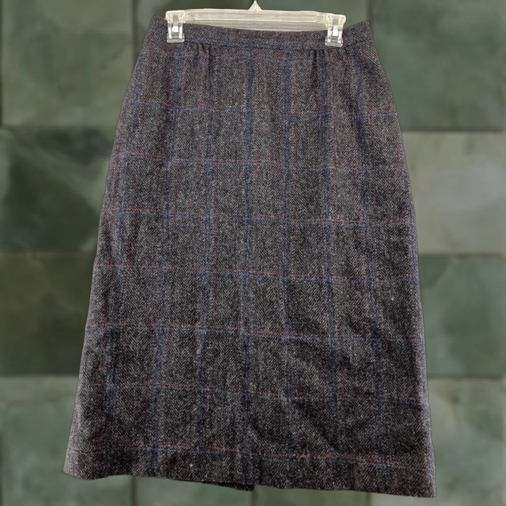 Vintage Vintage Boston Traveler Women's Midi Wool Skirt Plaid Lined 80s 90s Gray Slim Fit Size 28" / US 6 / IT 42 - 1 Thumbnail