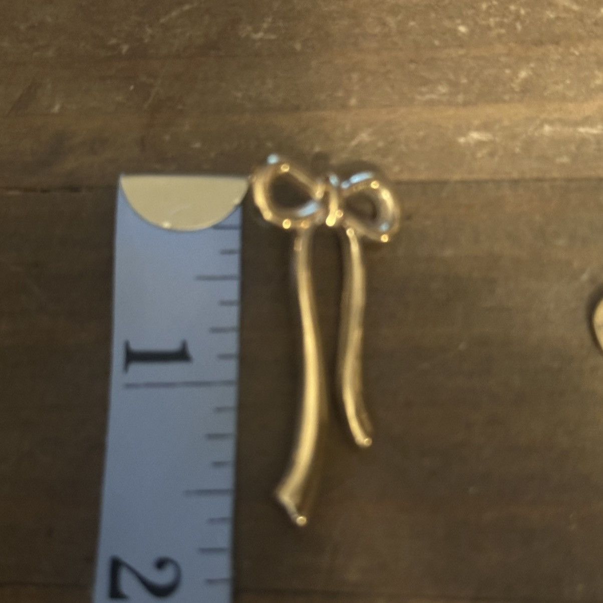 Other Gold tone ribbon bow post earrings Size ONE SIZE - 4 Thumbnail
