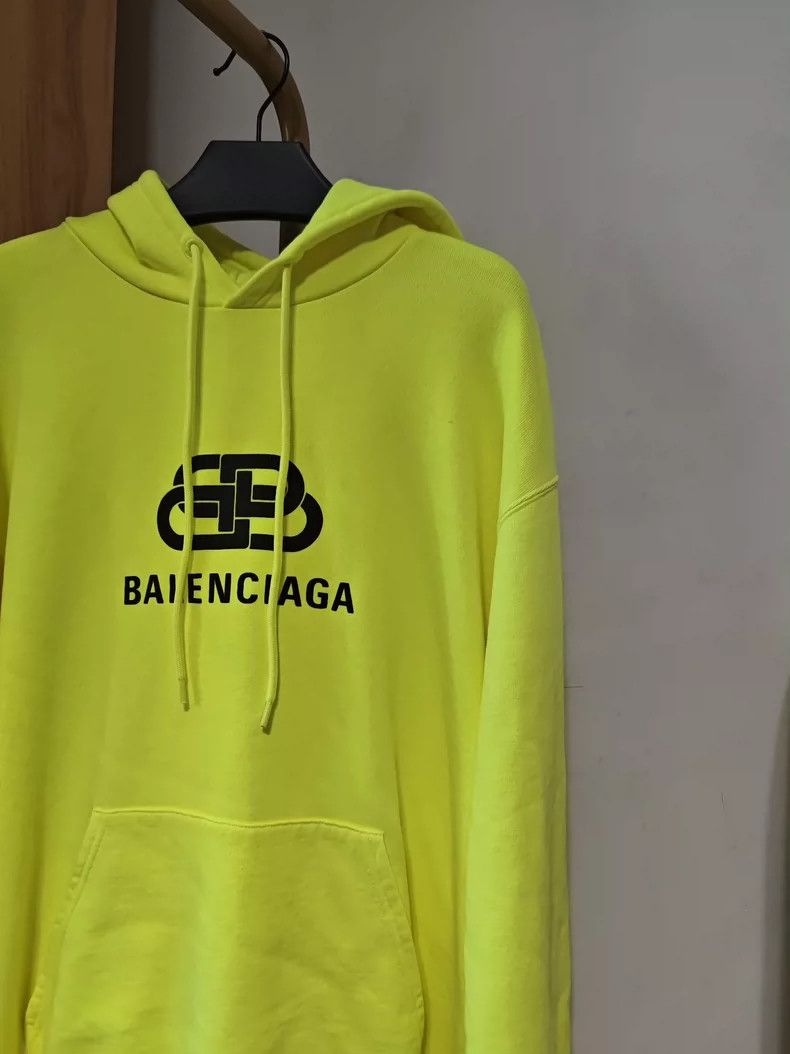 Balenciaga Balenciaga Fluorescent green hooded sweater Size US XS / EU 42 / 0 - 2 Thumbnail