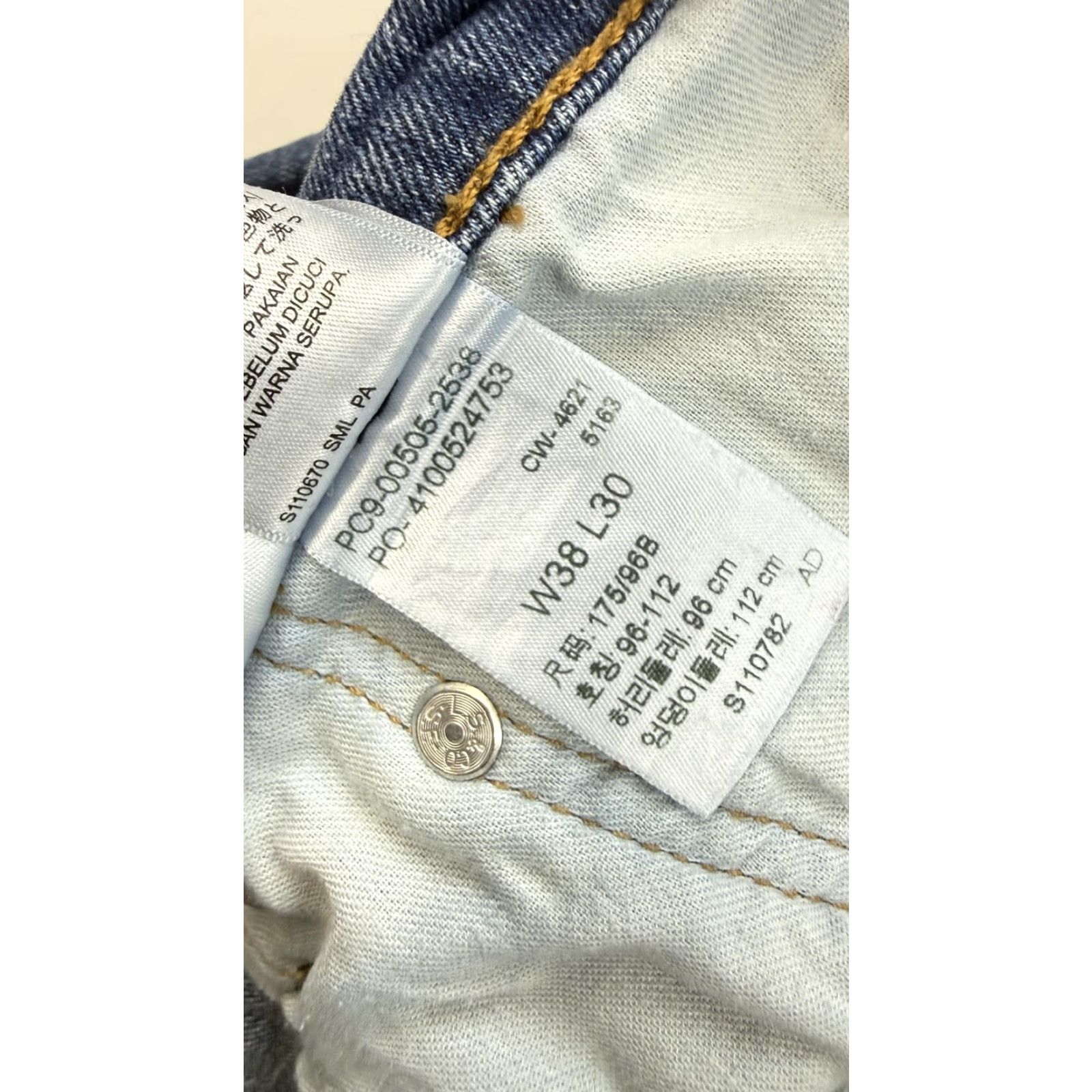Levi's Levi's 505 Jeans Mens 38x30 Blue Denim Straight Leg Stretch Zip Fly Medium Wash Jeans Mens 38x30 Blue Denim Straight Leg Stretch Zip Fly Medium Wash Size US 38 / EU 54 - 5 Thumbnail