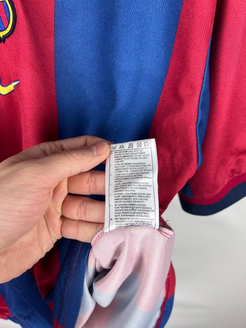 Nike Barcelona 1998/99 Nike jersey vintage t-shirts size L Size US L / EU 52-54 / 3 - 3 Thumbnail