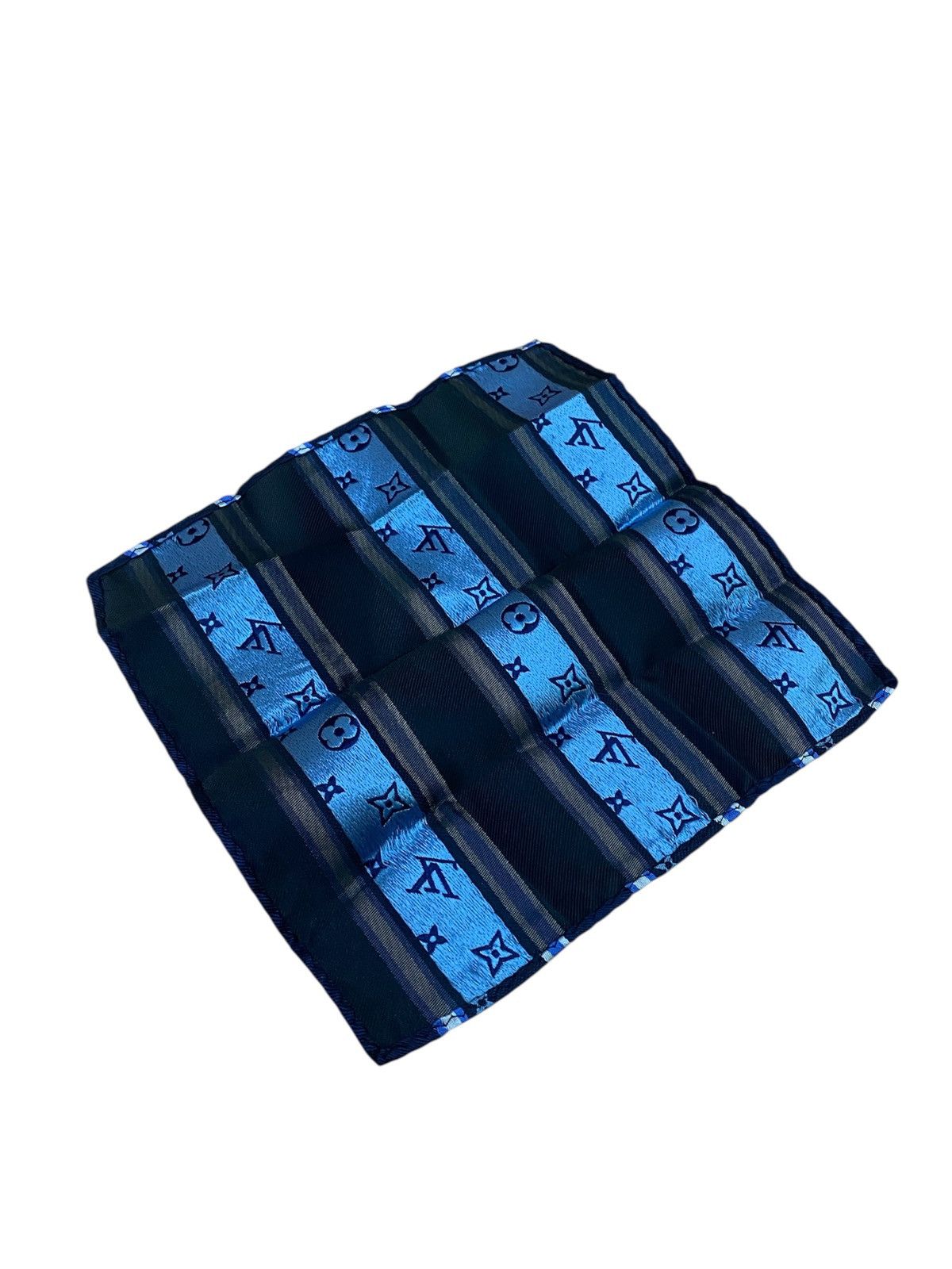 Louis Vuitton LV Tie and Pocketsquare 100% Silk Hand Made Size ONE SIZE - 3 Thumbnail