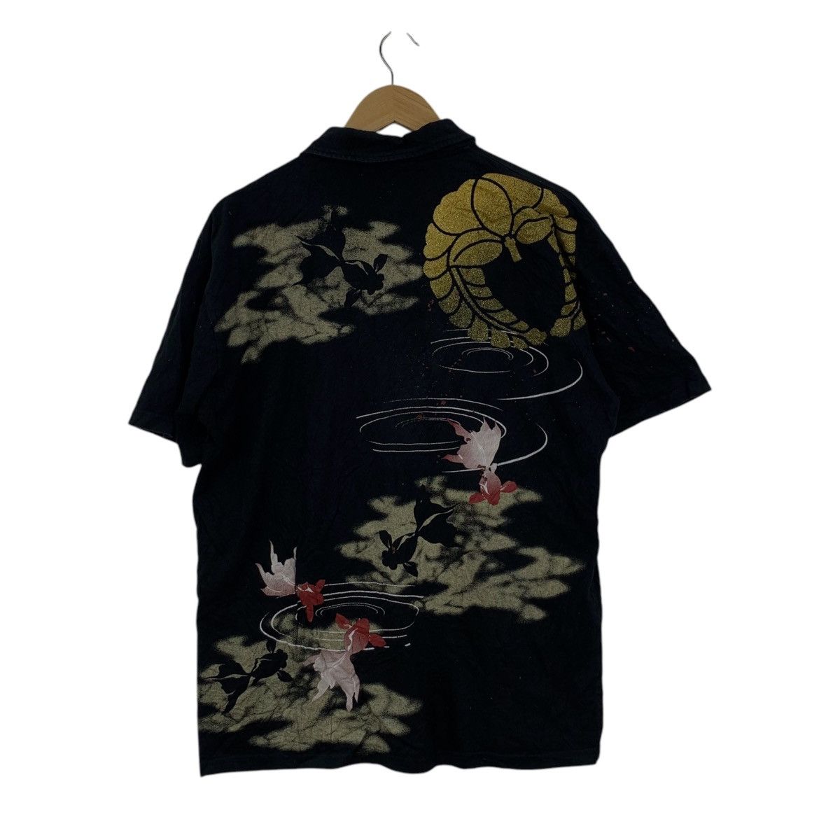 Vintage JAPAN TRADITIONAL CHIKIRIYA Gold Fish Tee Shirt Polo Size US XL / EU 56 / 4 - 4 Thumbnail