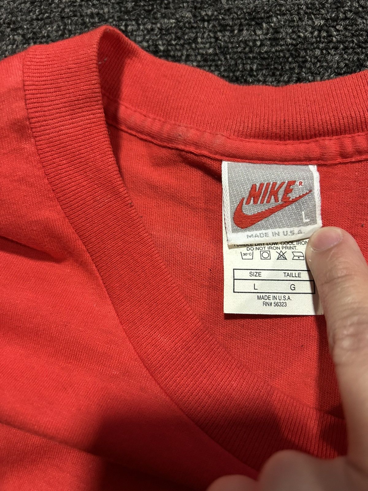 Nike × Vintage Vintage Nike PLAY tee shirt Size US L / EU 52-54 / 3 - 3 Thumbnail