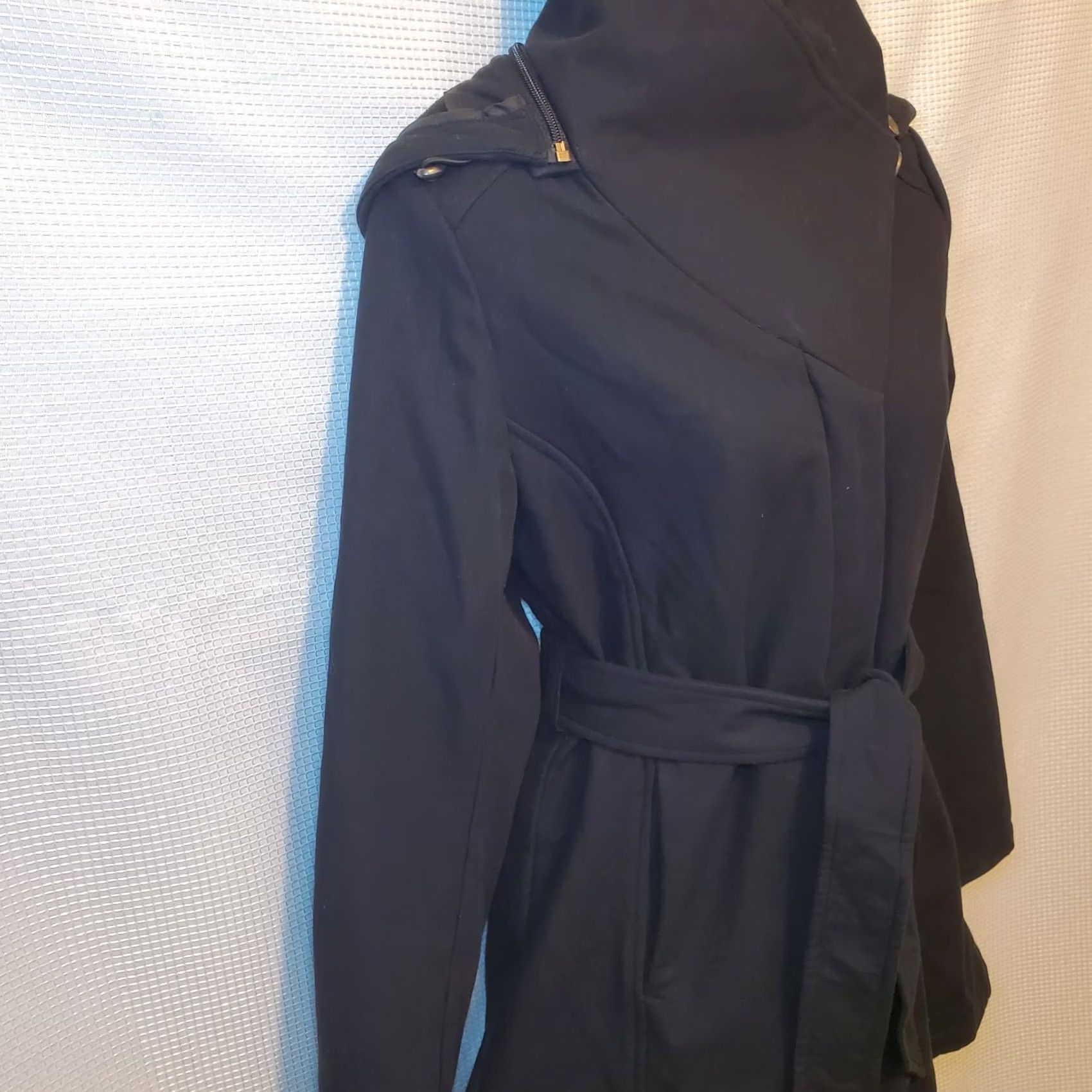 Anthropologie Anthropologie Mia Melons Everglades Hooded Rain Jacket Black Solid Mid-Length Zip Belt Long Sleeve Women S Black Size S / US 4 / IT 40 - 6 Thumbnail