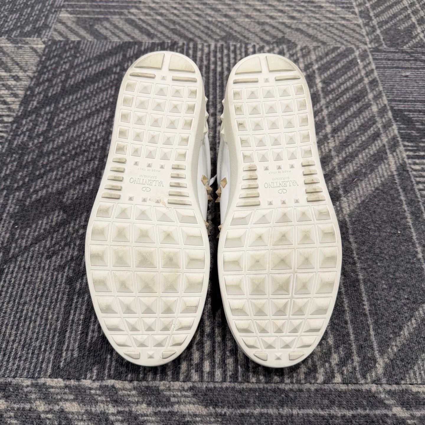 Valentino Valentino Rockstud White Sneakers Size US 5 / EU 37 - 6 Thumbnail