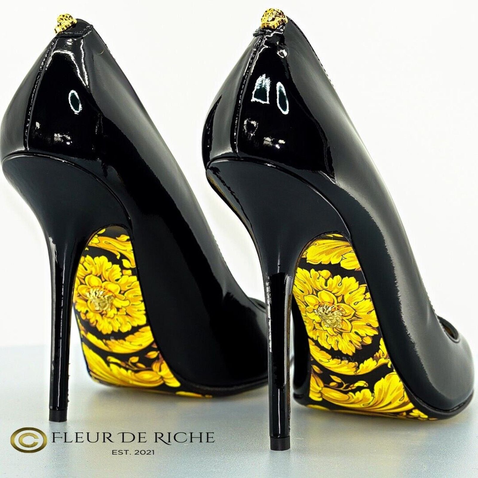 Versace Versace Black Medusa Barocco Print Patent Leather Pumps 38.5 Size US 7.5 / IT 37.5 - 1 Thumbnail