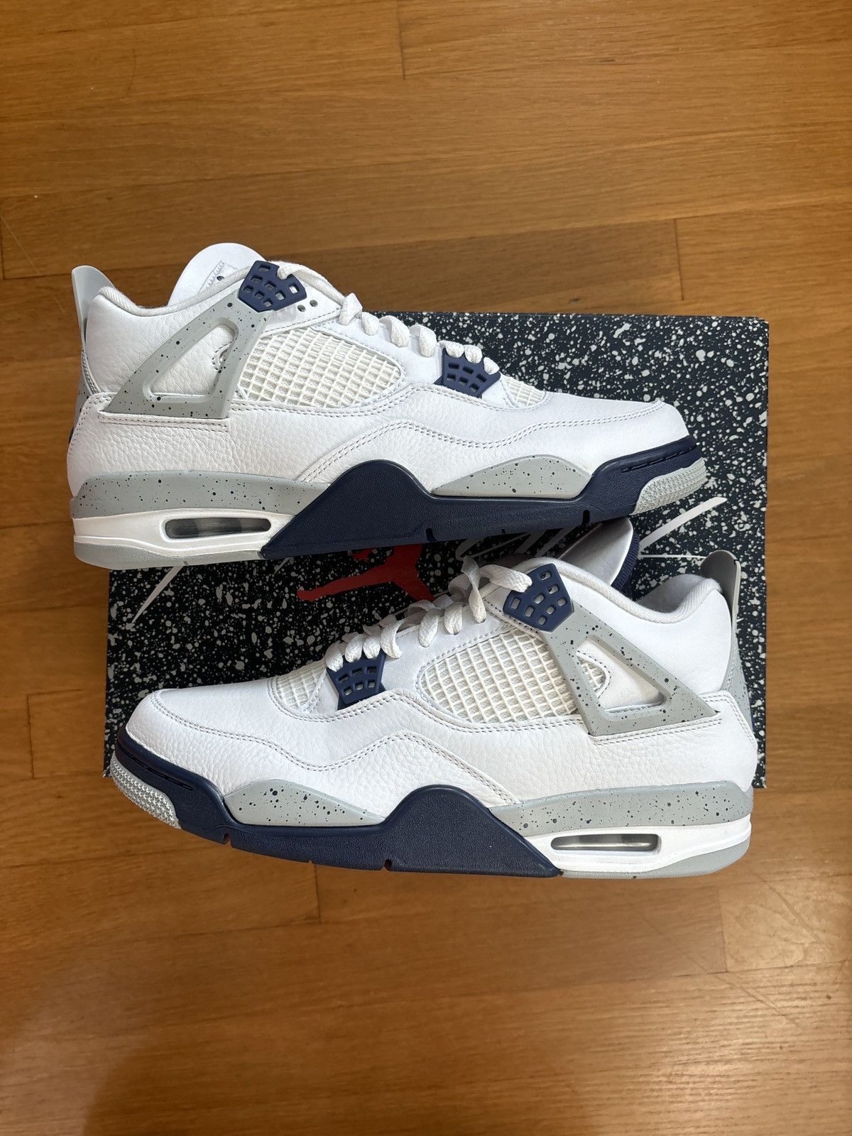 midnight blue jordan 4