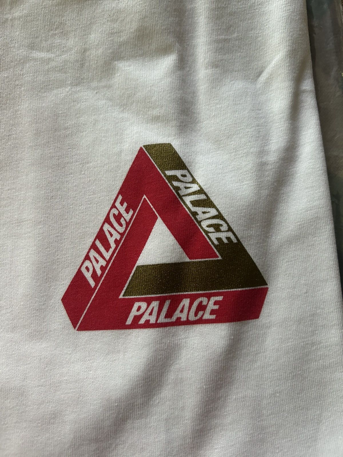 Palace Palace Chi-Ferg Shanghai Exclusive Tri Ferg White XL FW19 Size US XL / EU 56 / 4 - 6 Thumbnail