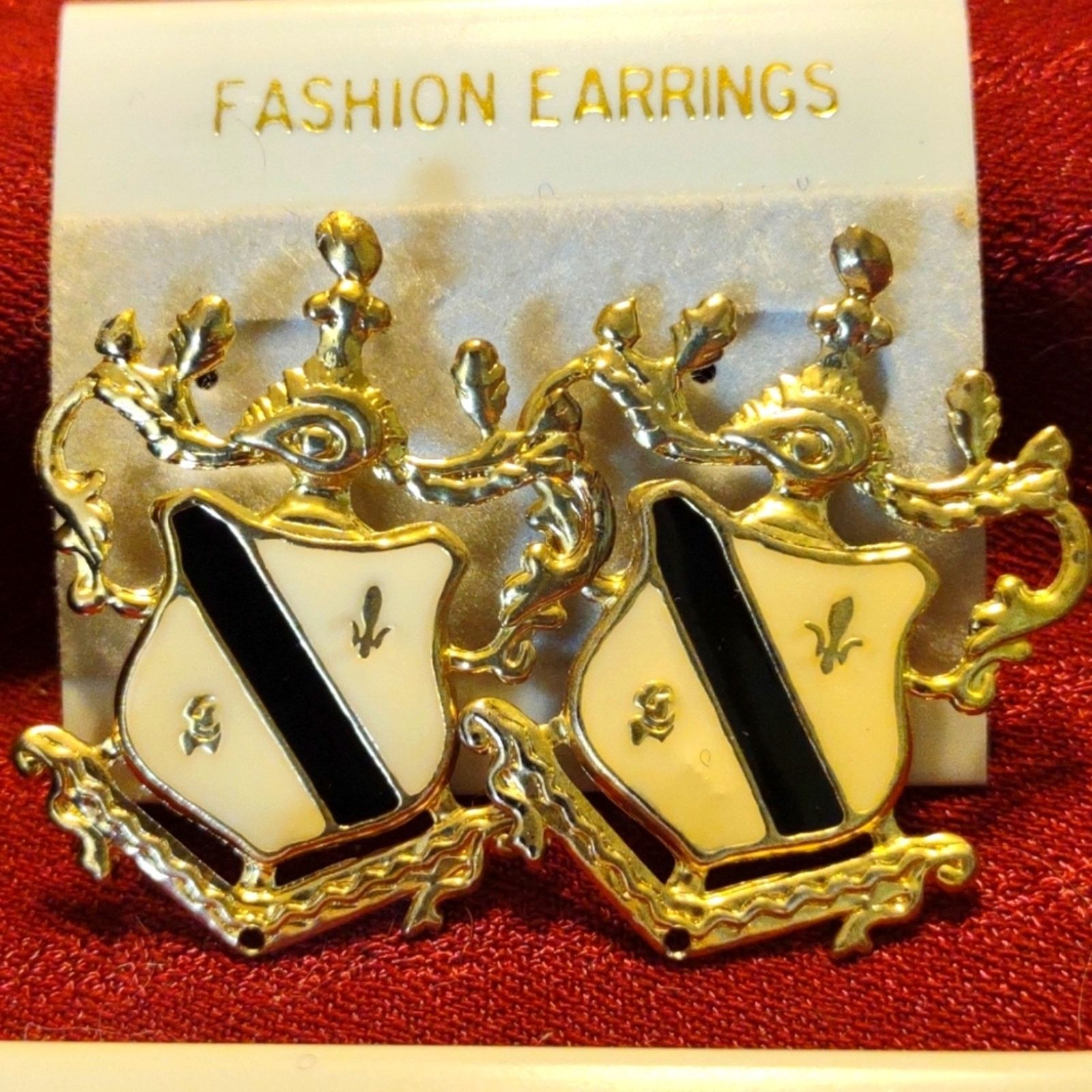 Vintage Beautiful gold/silver Crest symbol earrings~one with tassels Size ONE SIZE - 3 Thumbnail