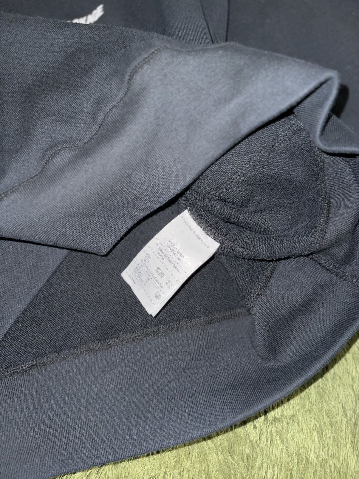 Converse × Fragment Design [XL] Converse x Fragment Design Cut-Off Graphic Hoodie Navy Size US XL / EU 56 / 4 - 5 Thumbnail
