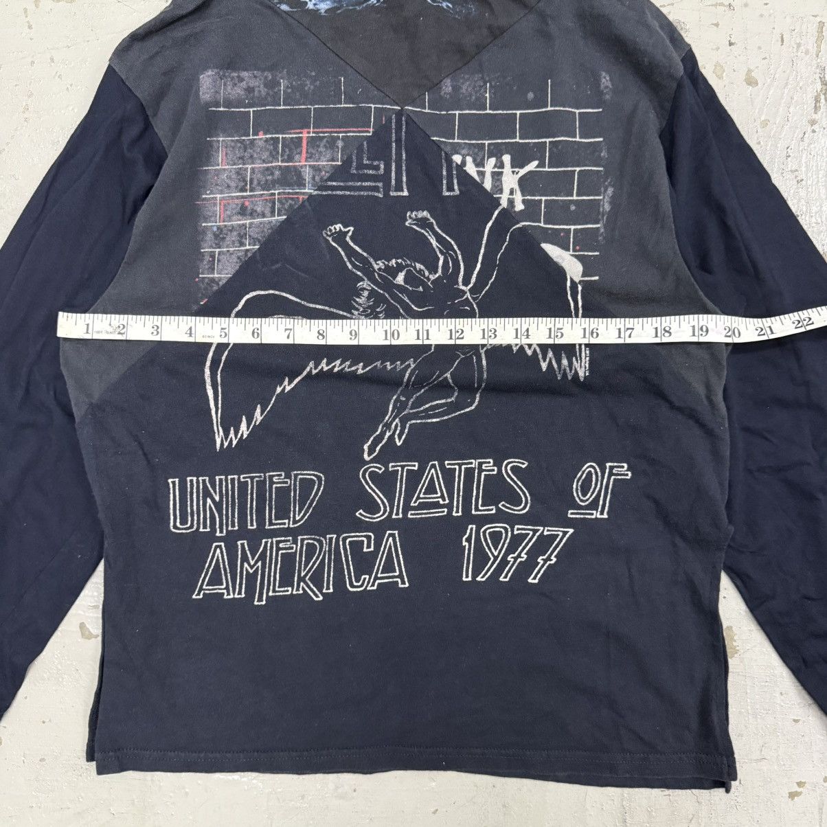Band Tees 77Circa Pink Floyd /Led Zeppelin Re Work 4 Part Size US L / EU 52-54 / 3 - 5 Thumbnail