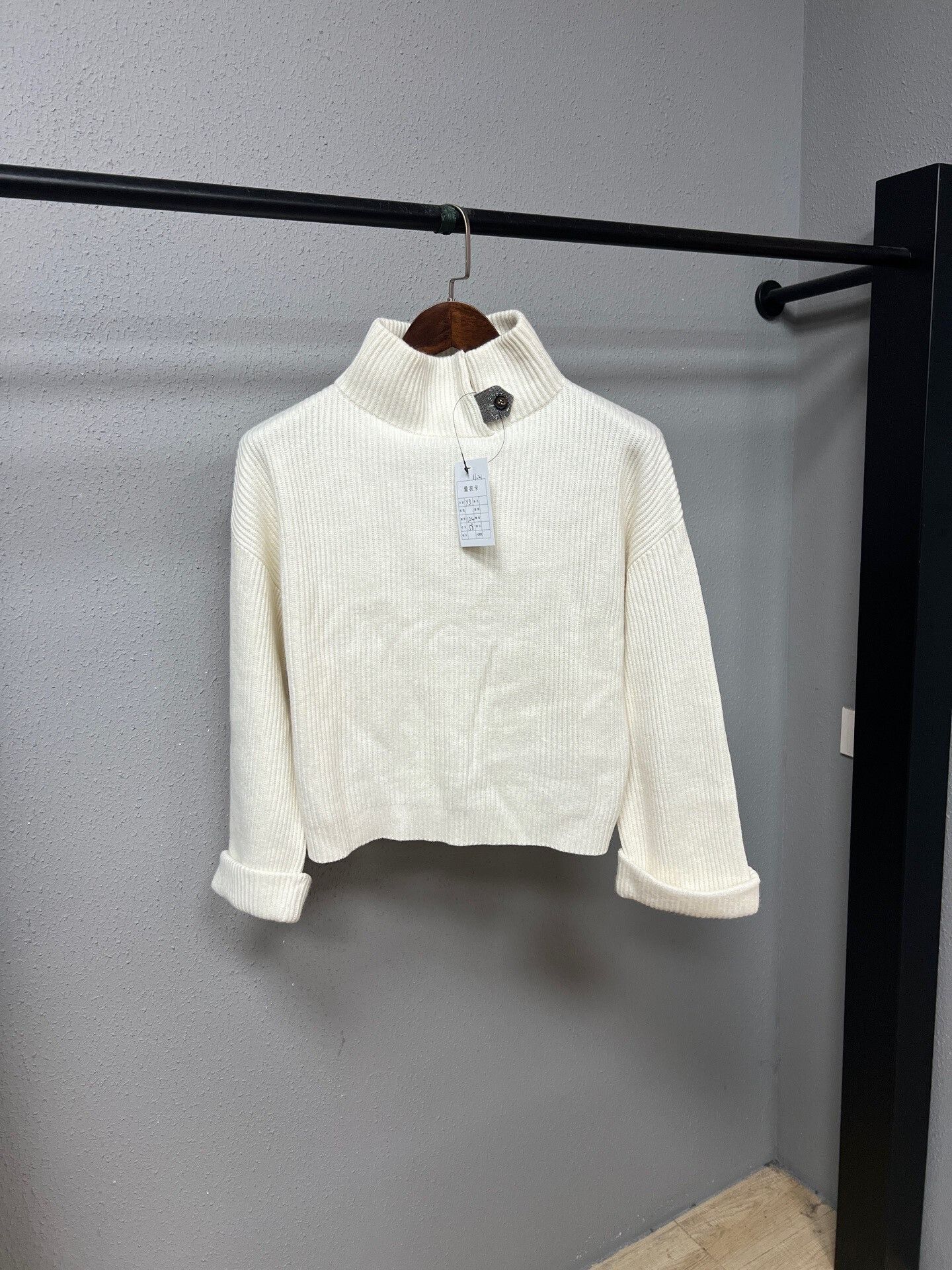 Brunello Cucinelli white cashmere high-neck knit pullover Size XS / US 0-2 / IT 36-38 - 1 Thumbnail