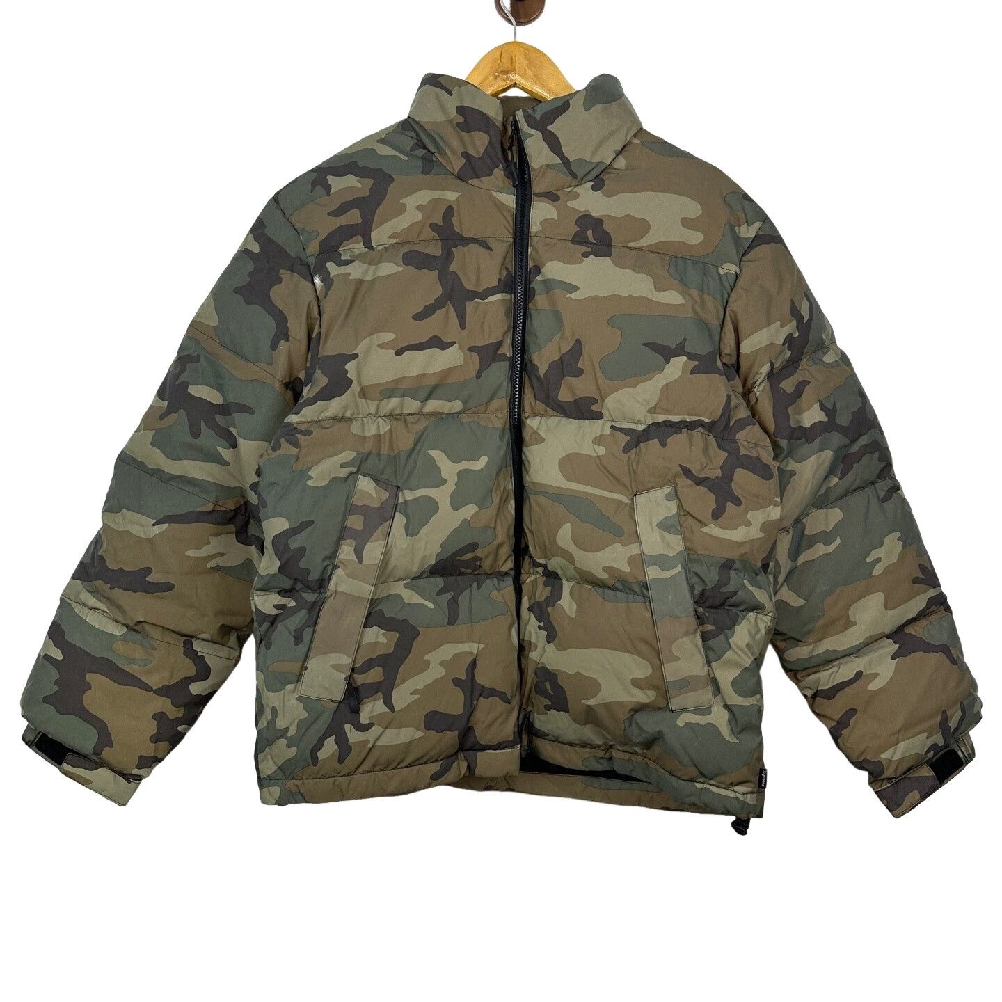 Supreme Supreme Camo Puffer Jacket Size S Size US S / EU 44-46 / 1 - 1 Thumbnail