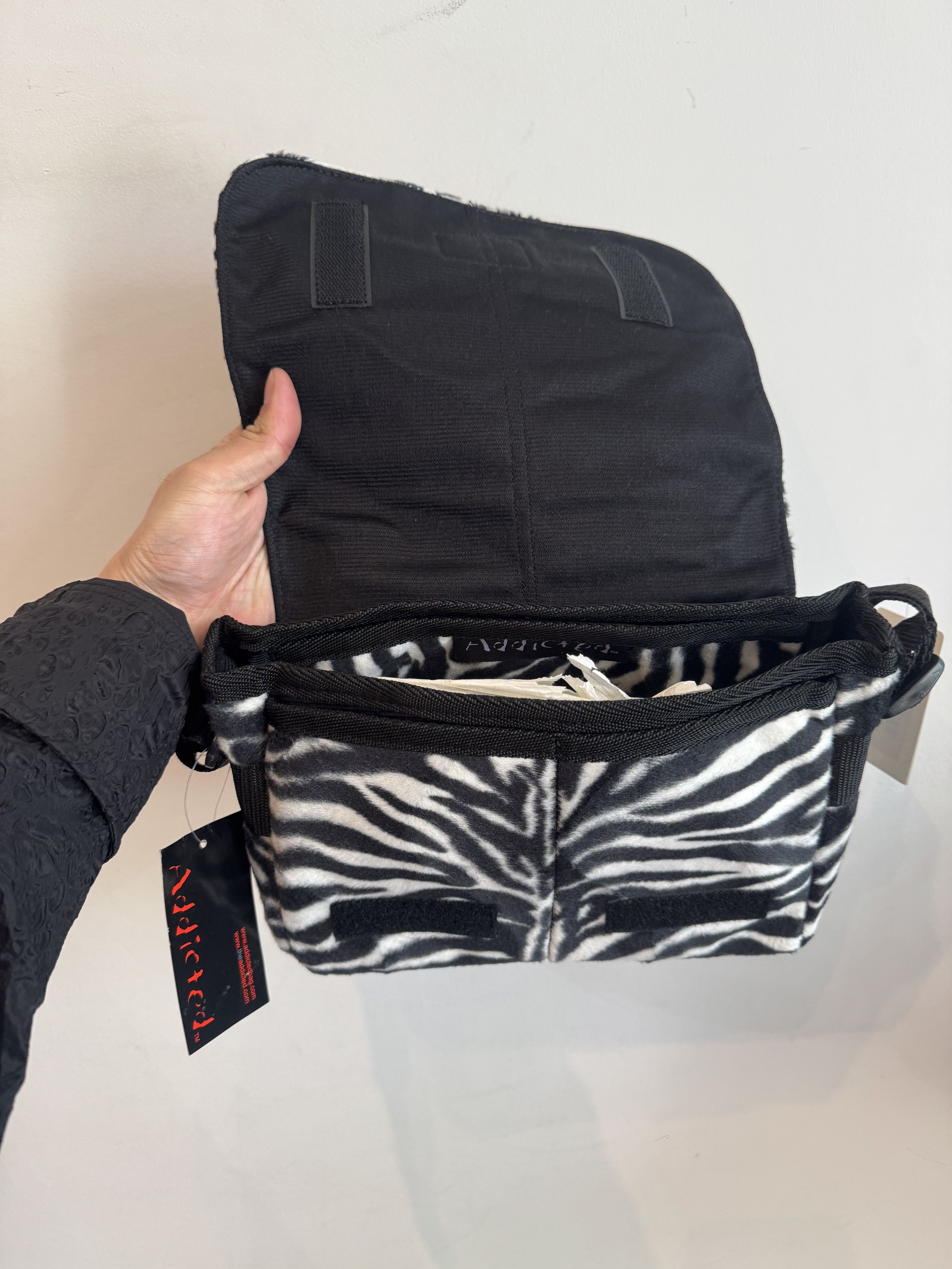 Vintage y2k NWT Addicted Zebra Bag Purse Size ONE SIZE - 4 Thumbnail
