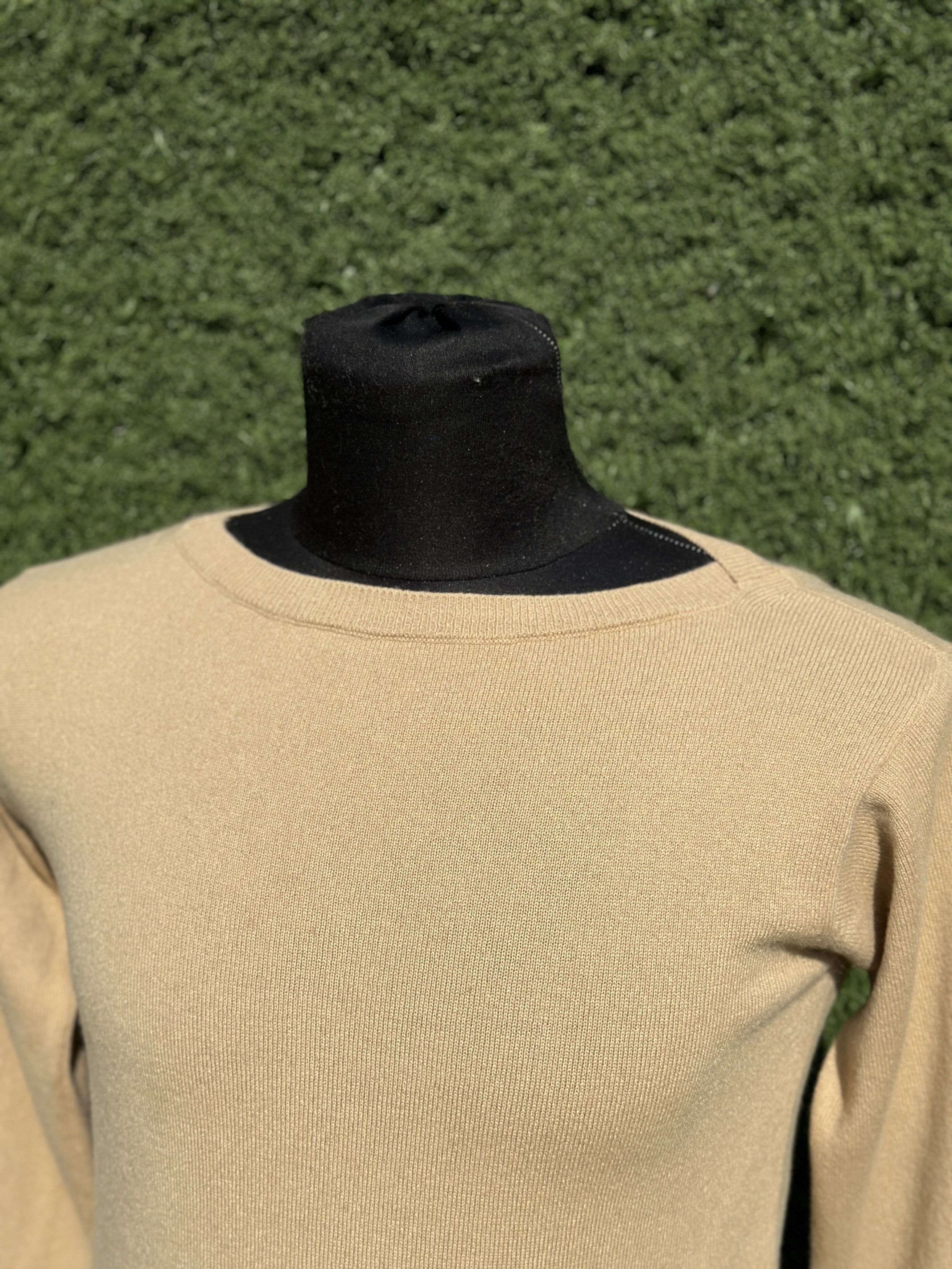 Prada Prada 100% Cashmere Boat Neck Back Button Sweater Size 40 IT Size S / US 4 / IT 40 - 9 Thumbnail