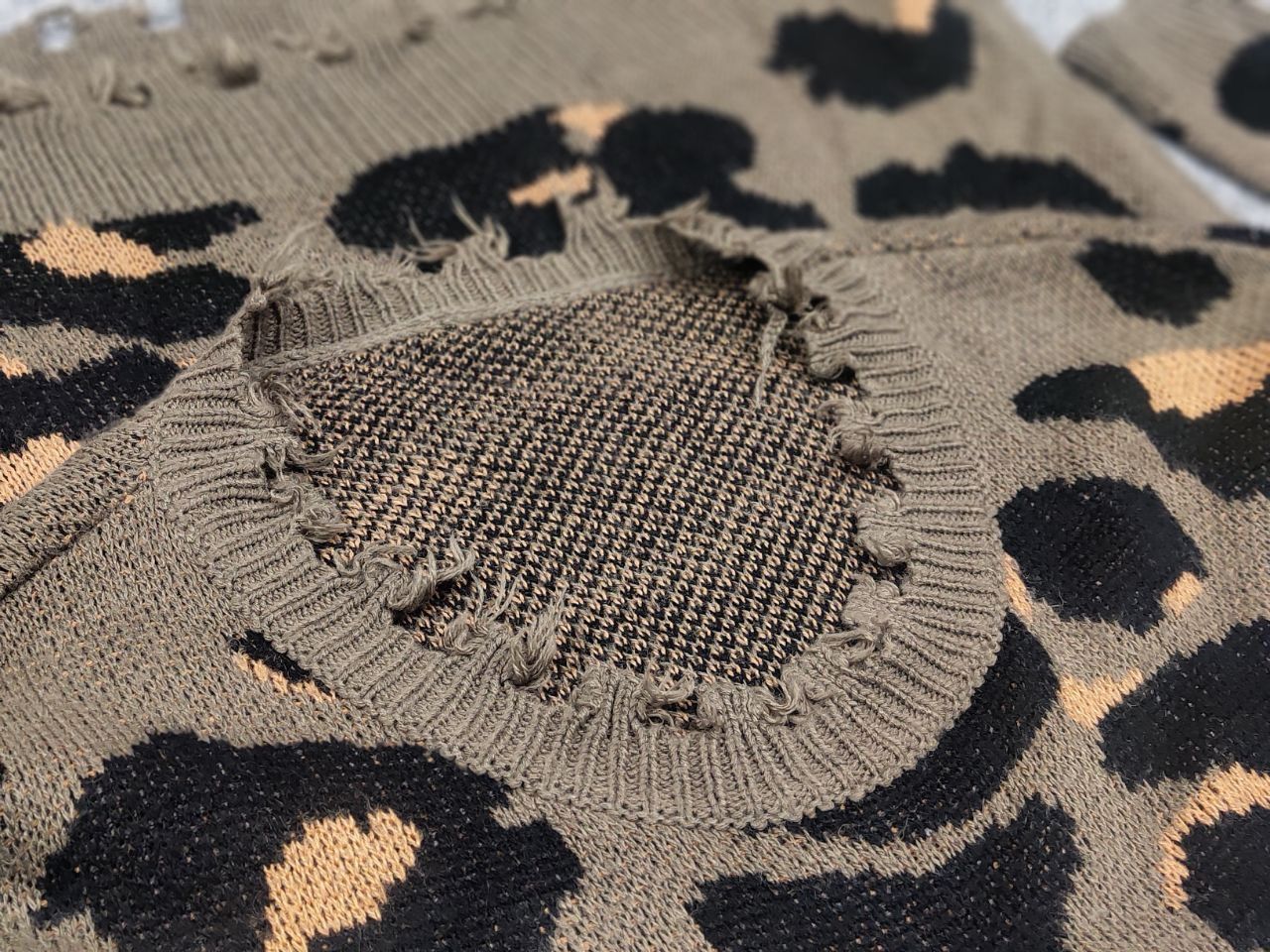 Japanese Brand Vtg Japan Leopard Hysteric Glamour Style Distressed Sweater Size US M / EU 48-50 / 2 - 12 Thumbnail