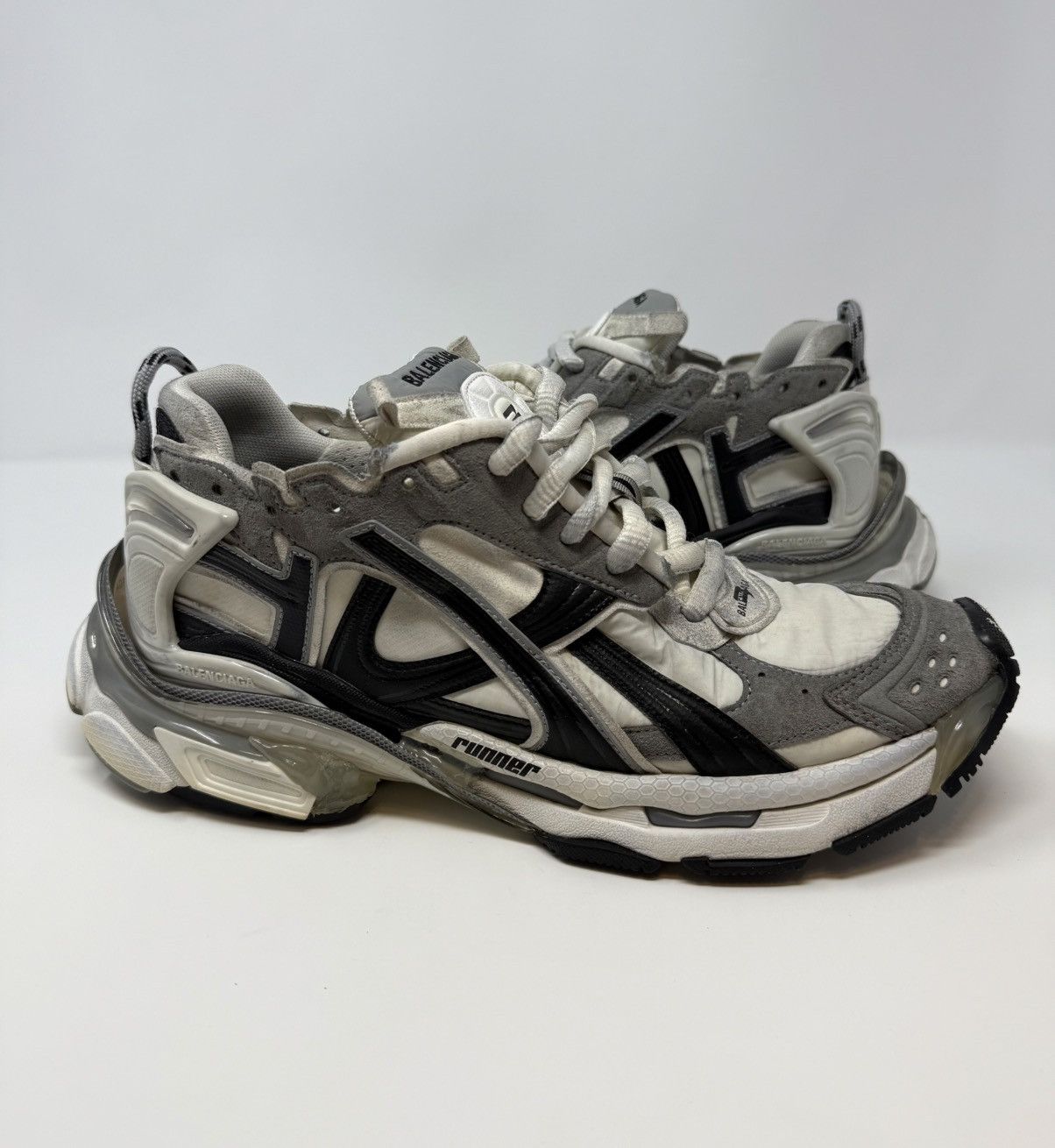 Balenciaga Balenciaga Runner Sneaker Grey/White/Black Size US 10 / EU 43 - 1 Thumbnail