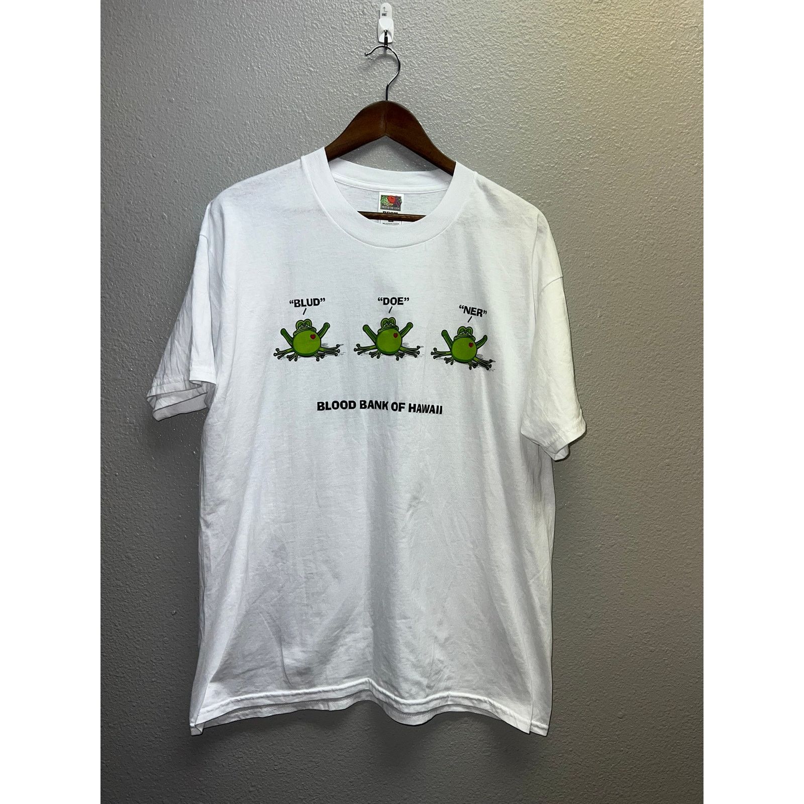 Fruit Of The Loom Vintage Frog Shirt Hawaii Blood Bank Donor Frogs XL 90s Size US XL / EU 56 / 4 - 1 Thumbnail