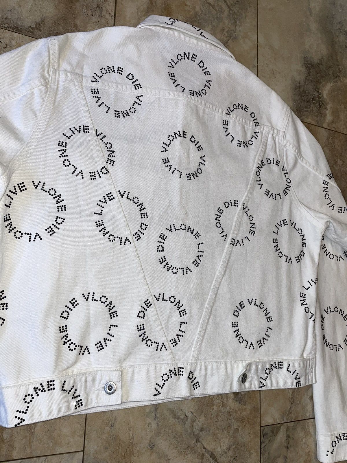 Vlone Unreleased Vlone Black Rhinestone White Denim Jacket Size M Size US M / EU 48-50 / 2 - 6 Thumbnail