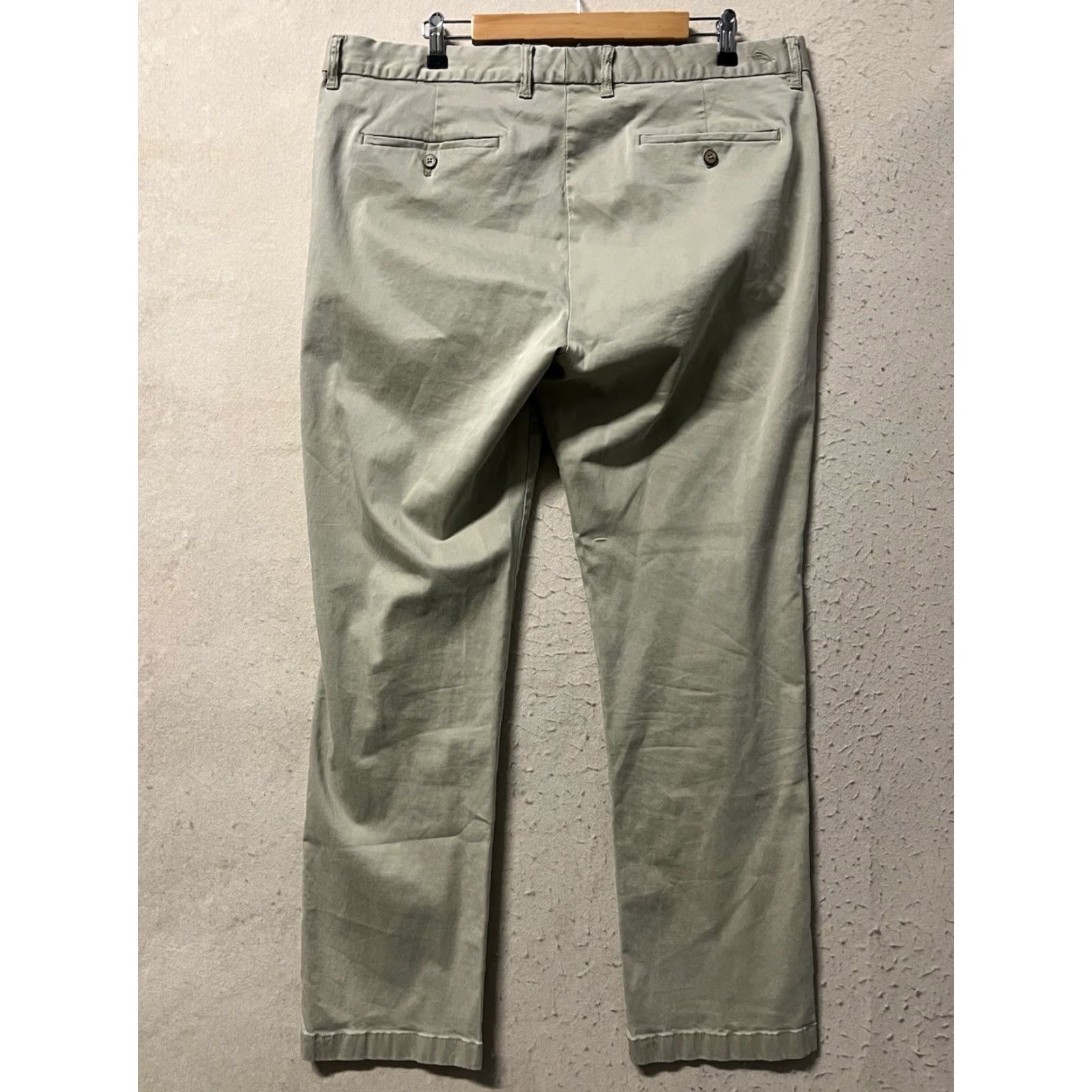 Tommy Bahama Tommy Bahama Pants Men 38x32 Straight Fit Flat Front Beig e Cotton Lyocell Spandex Chino Pockets Machine Washable Casual Vintage No Size US 38 / EU 54 - 2 Thumbnail
