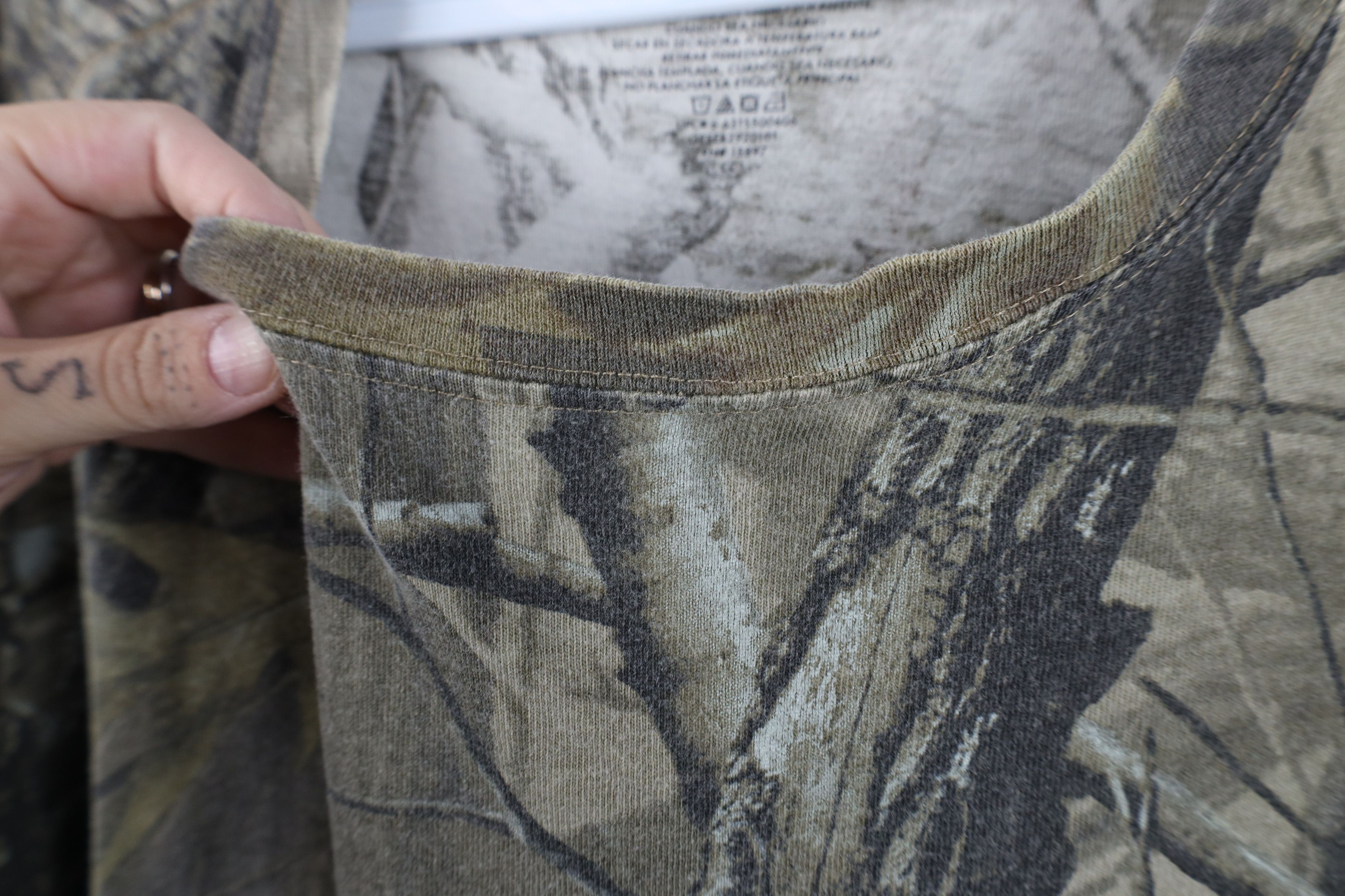 Vintage Vintage Y2K Streetwear Camouflage Long Sleeve Pocket T-Shirt Size US XXL / EU 58 / 5 - 5 Thumbnail