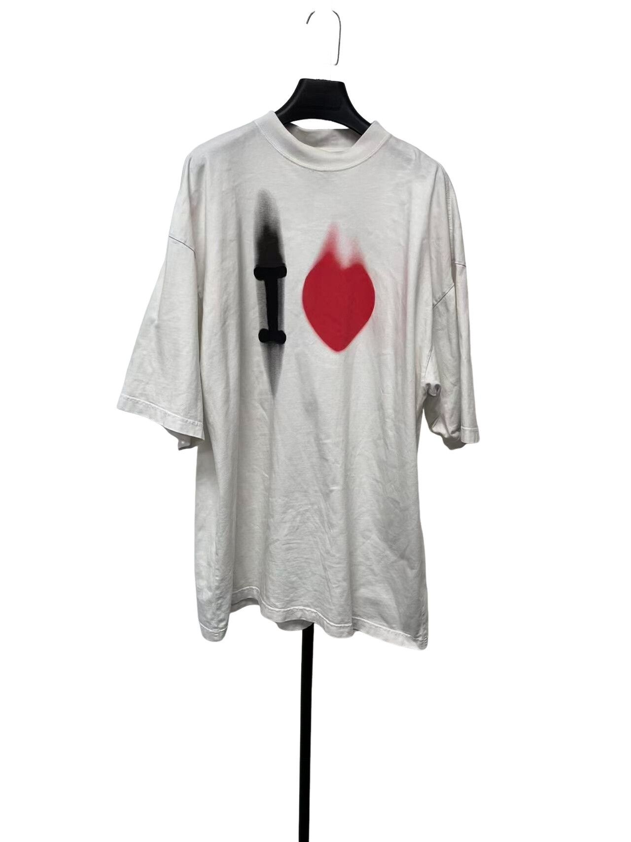 Balenciaga Balenciaga Heart Print T-Shirt US XXS Size US XXS / EU 40 - 1 Thumbnail