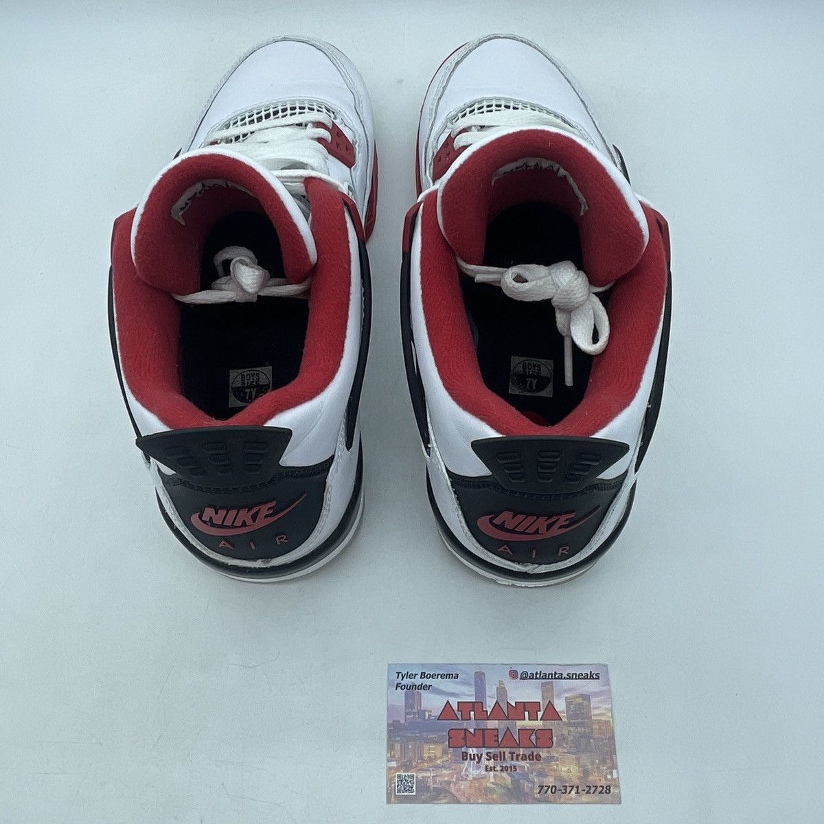 Air Jordan 4 fire red