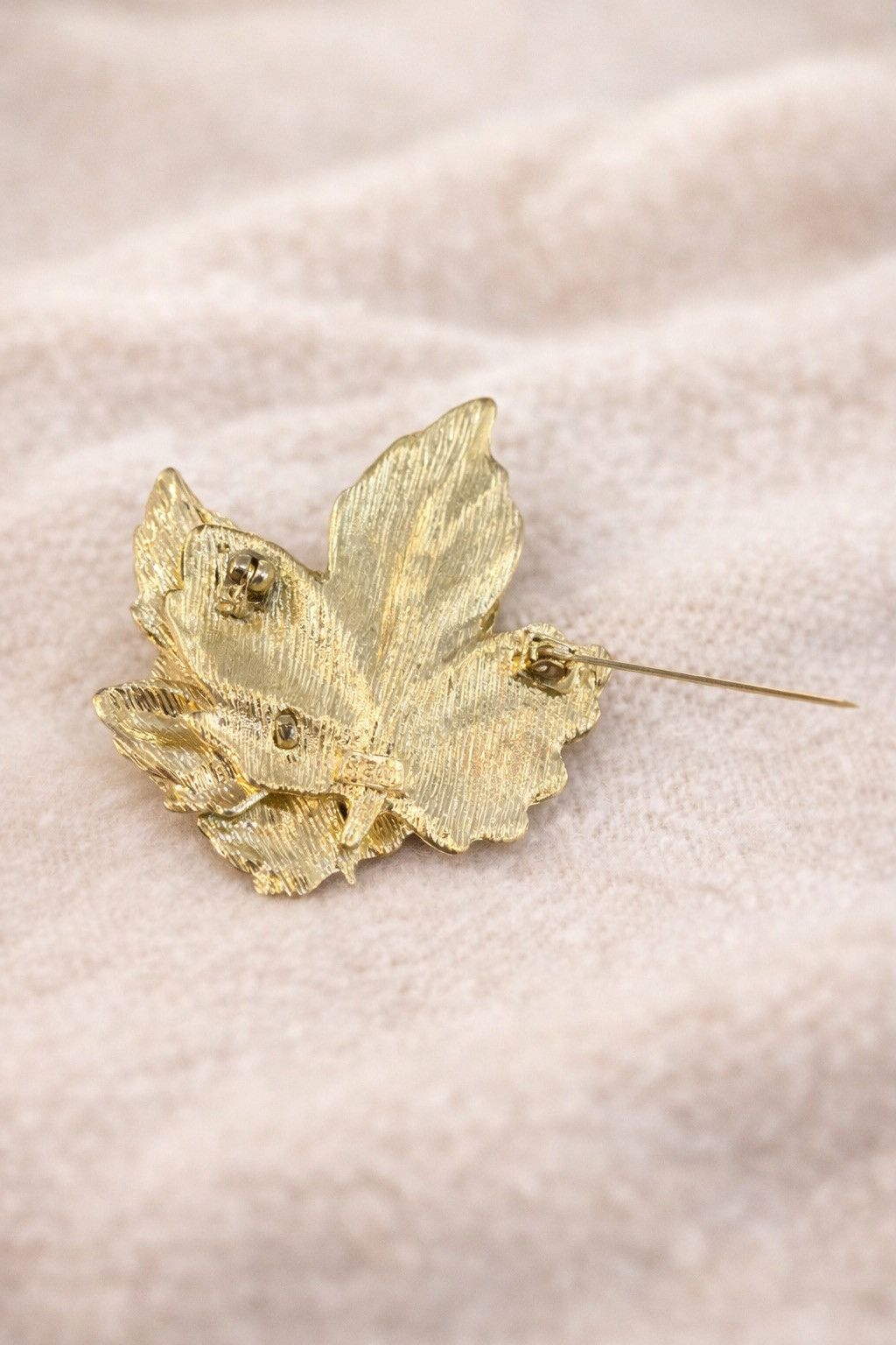 Other Vintage Karu Maple Leaf Brooch Signed KC Autumn Fall Pin Size ONE SIZE - 5 Thumbnail