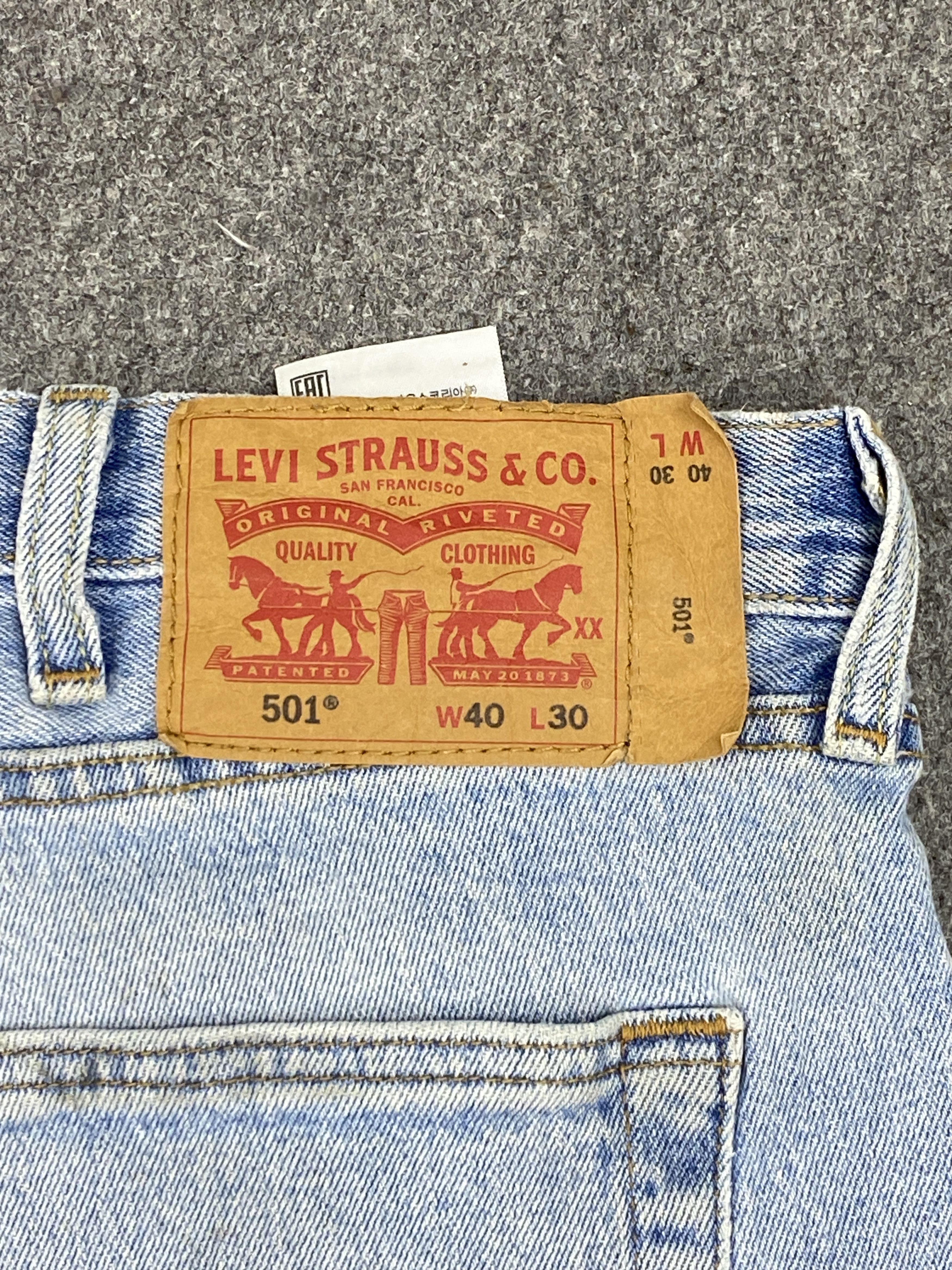 Levi's Vintage Levis 501 Light Wash Blue Jeans DP2760 Size US 42 / EU 58 - 5 Thumbnail