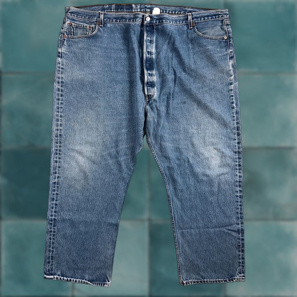 Levi's VINTAGE Levi's 501 Jeans Men 56 Regular Mid Rise Straight Leg Light Wash Denim 90s USA Size US 40 / EU 56 - 1 Thumbnail
