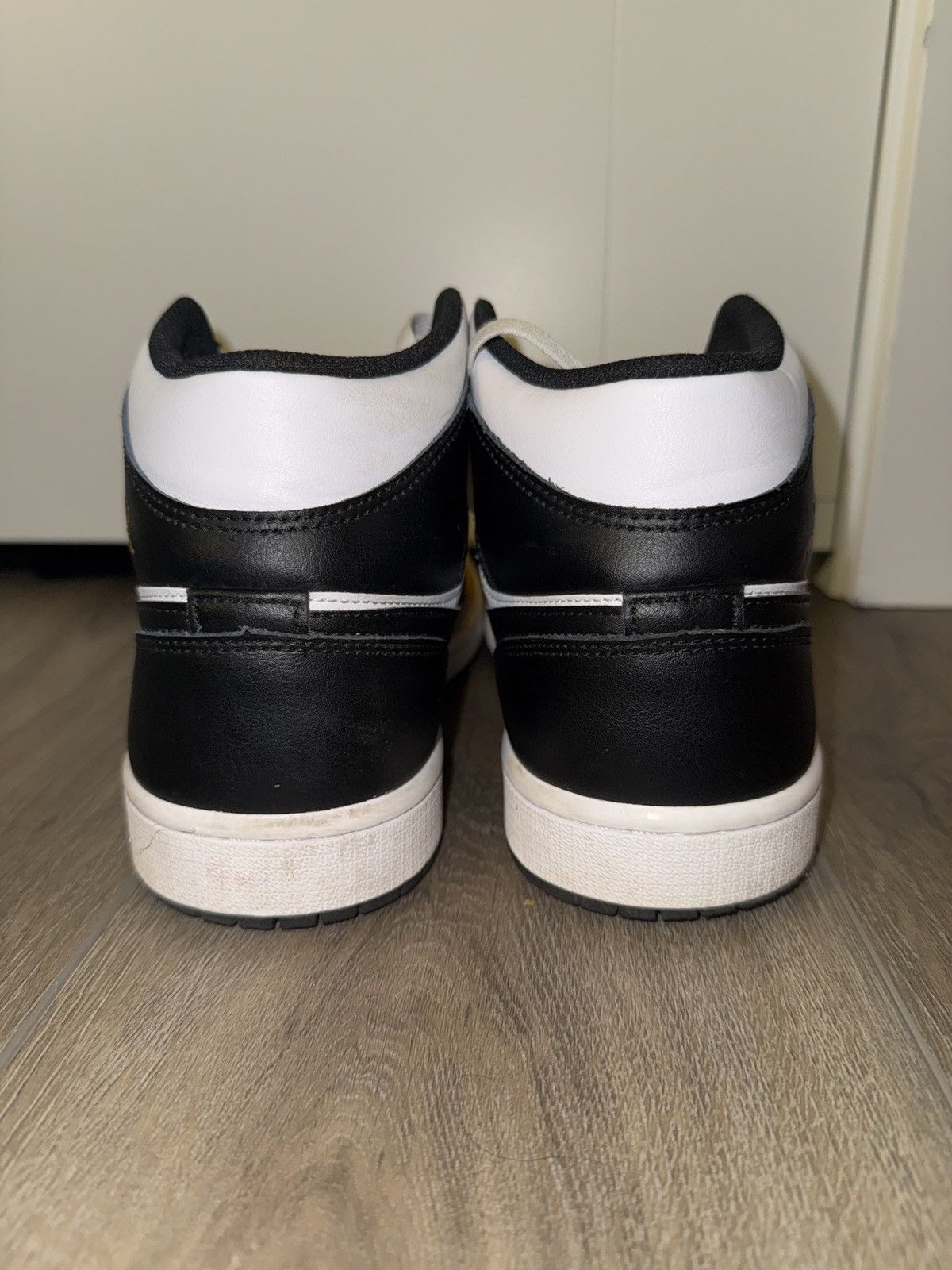 Nike Air Jordan 1 Mid 'Yellow Ochre' Size US 9.5 / EU 42-43 - 6 Thumbnail