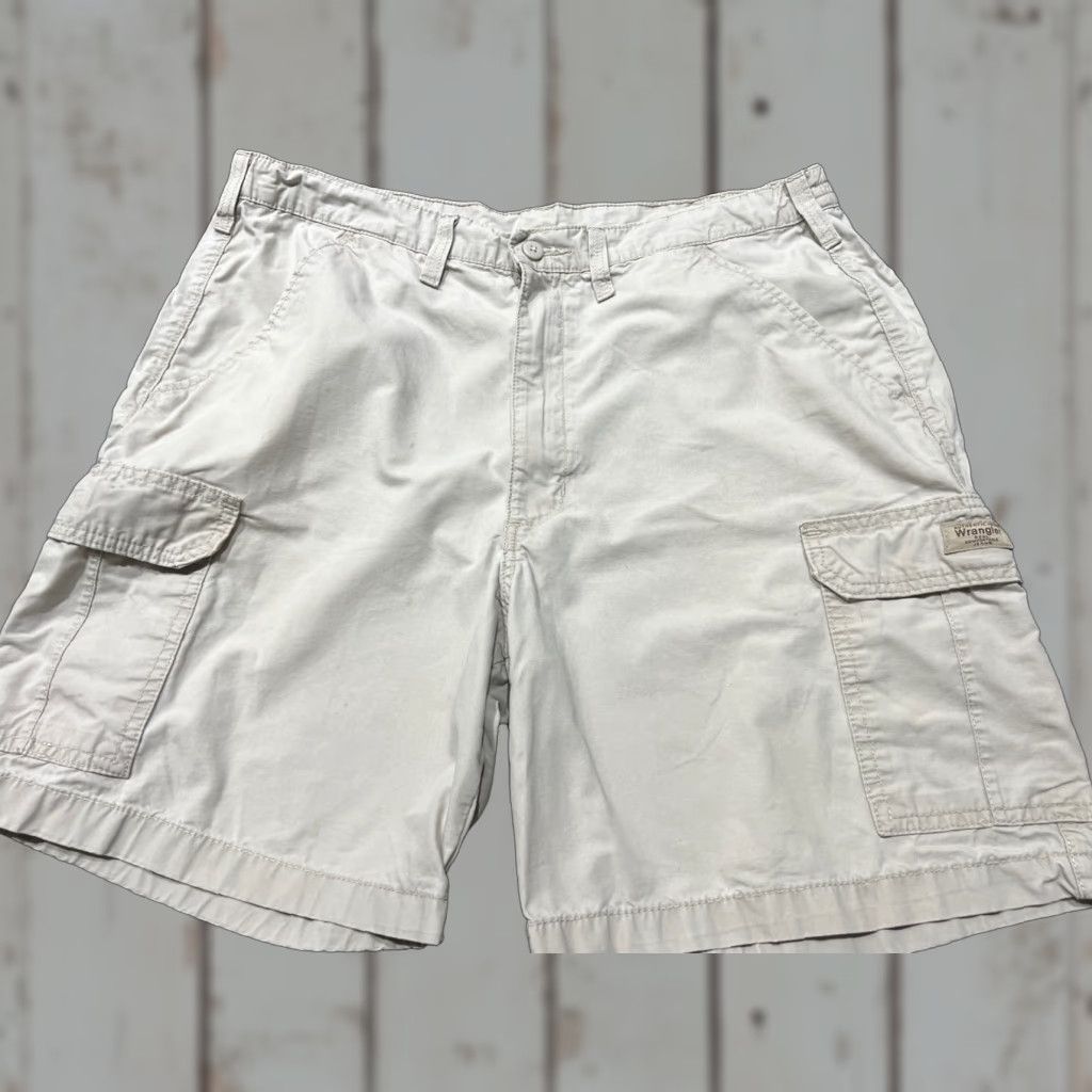 Wrangler VINTAGE Wrangler Cargo Shorts Men Size 38 Beige Hiking Casual NW912PT Size US 38 / EU 54 - 1 Thumbnail