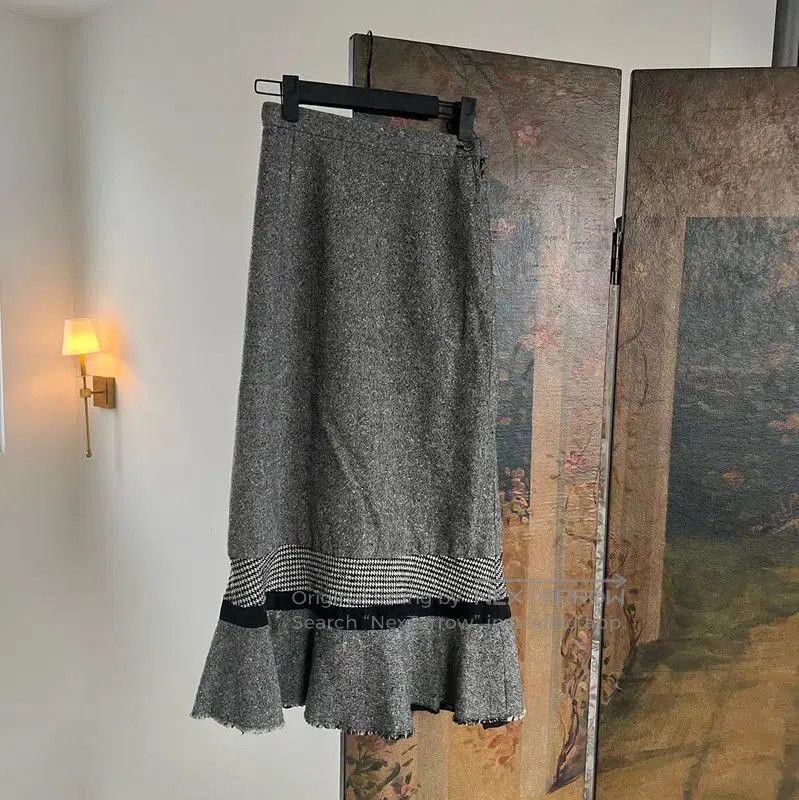 Comme des Garcons COMME des GARÇONS Gray Wool Midi Skirt . Size 23" - 1 Thumbnail