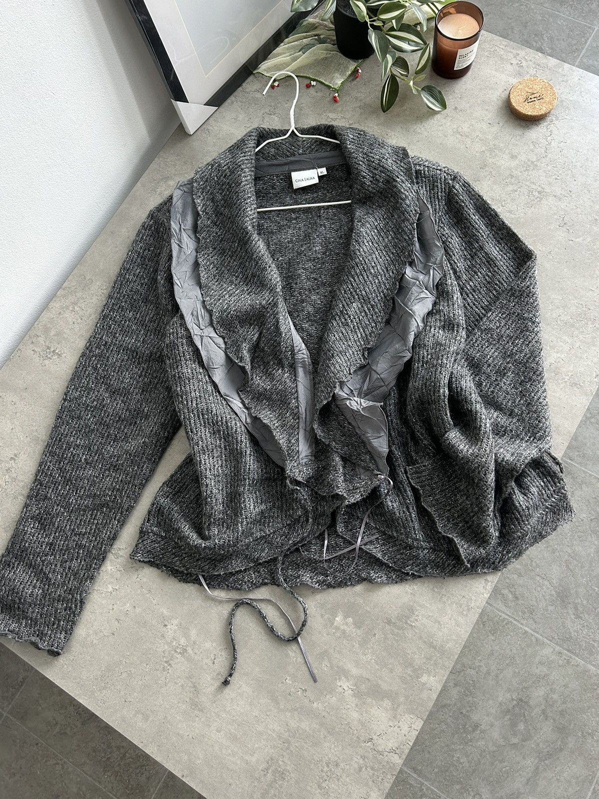 Vintage Vintage Gray Ruffle Beautiful Cardigan Cozy Retro Sweater Size XL / US 12-14 / IT 48-50 - 6 Thumbnail