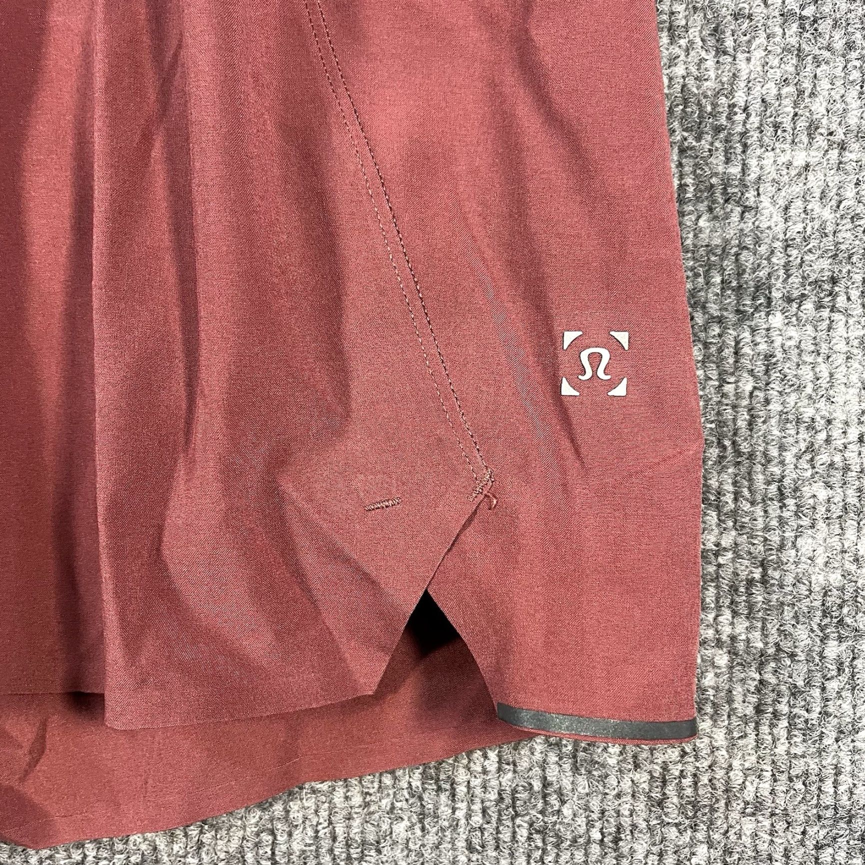 Lululemon Lululemon Surge Shorts 6” Mens Medium Lined Red Running Gym Barrys Training Athletic | Mens | 6 in Inseam | Polyester Blend | Drawstring | Solid Size US 31 - 2 Thumbnail