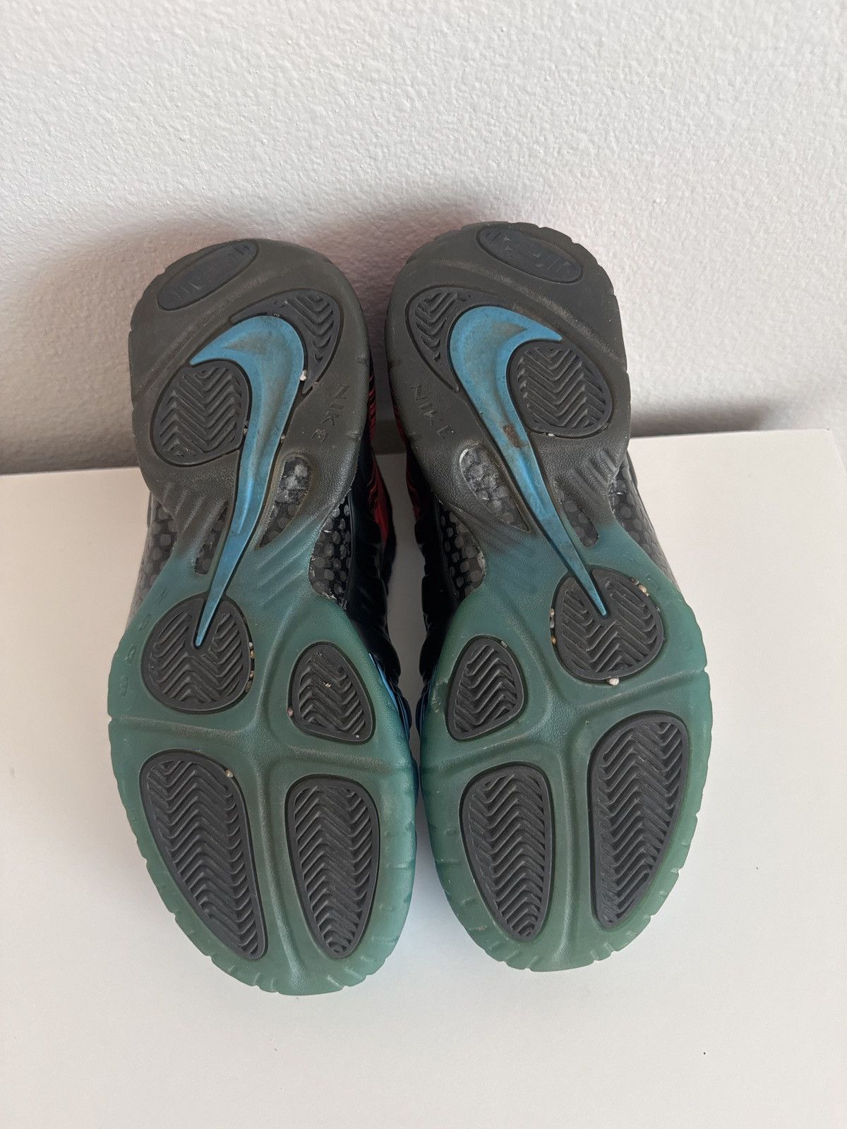 Nike Spiderman Foamposite Pro Size US 7 / EU 40 - 3 Thumbnail